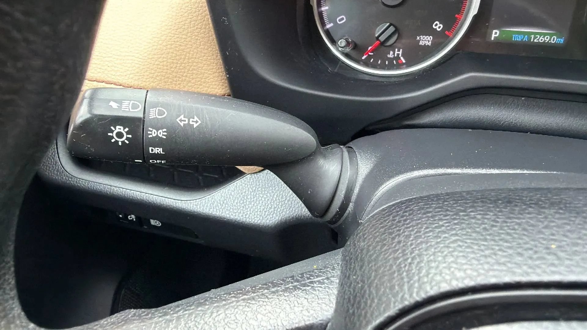 Used 2022 Toyota RAV4 LE AWD/4WD image 14