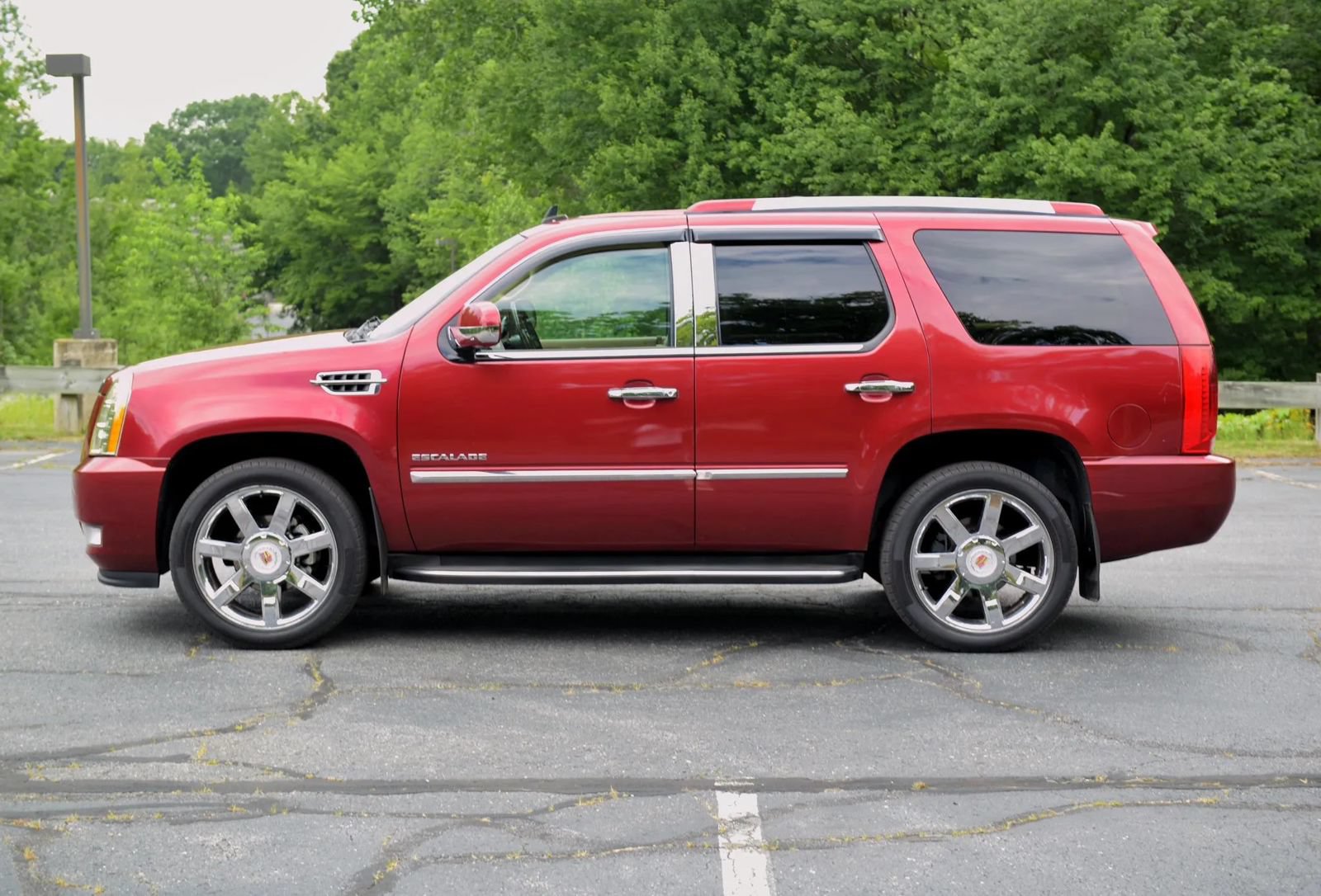 Used 2010 Cadillac Escalade Luxury AWD/4WD image 52