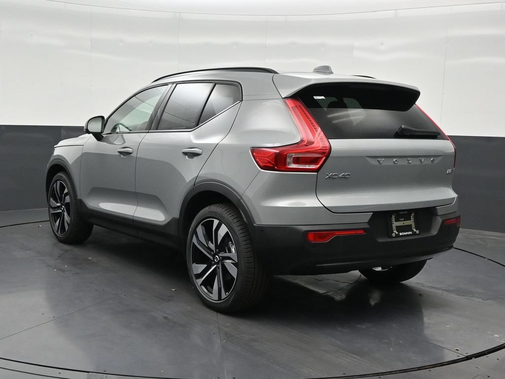 New 2026 Volvo XC40 B5 Plus w/ Protection Package Premier AWD/4WD image 3