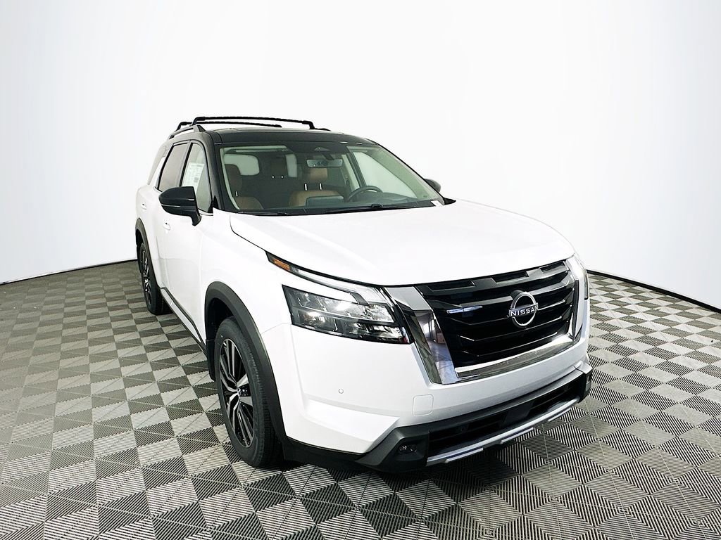New 2025 Nissan Pathfinder Platinum image 3