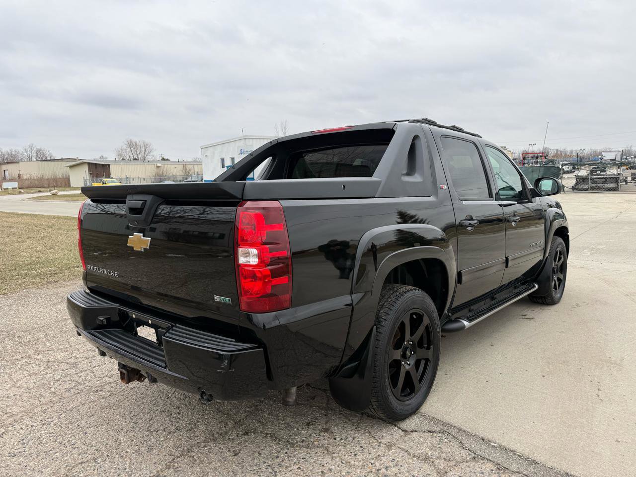 Used 2011 Chevrolet Avalanche LT w/ Luxury Package image 5