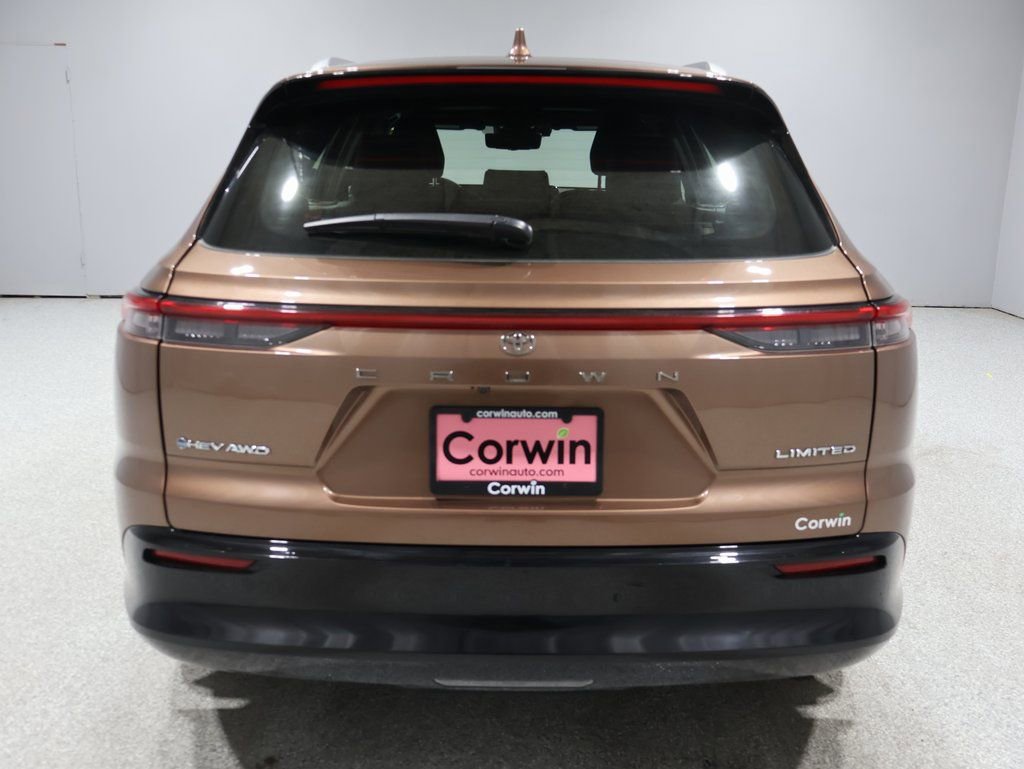 Used 2025 Toyota Crown Signia image 3