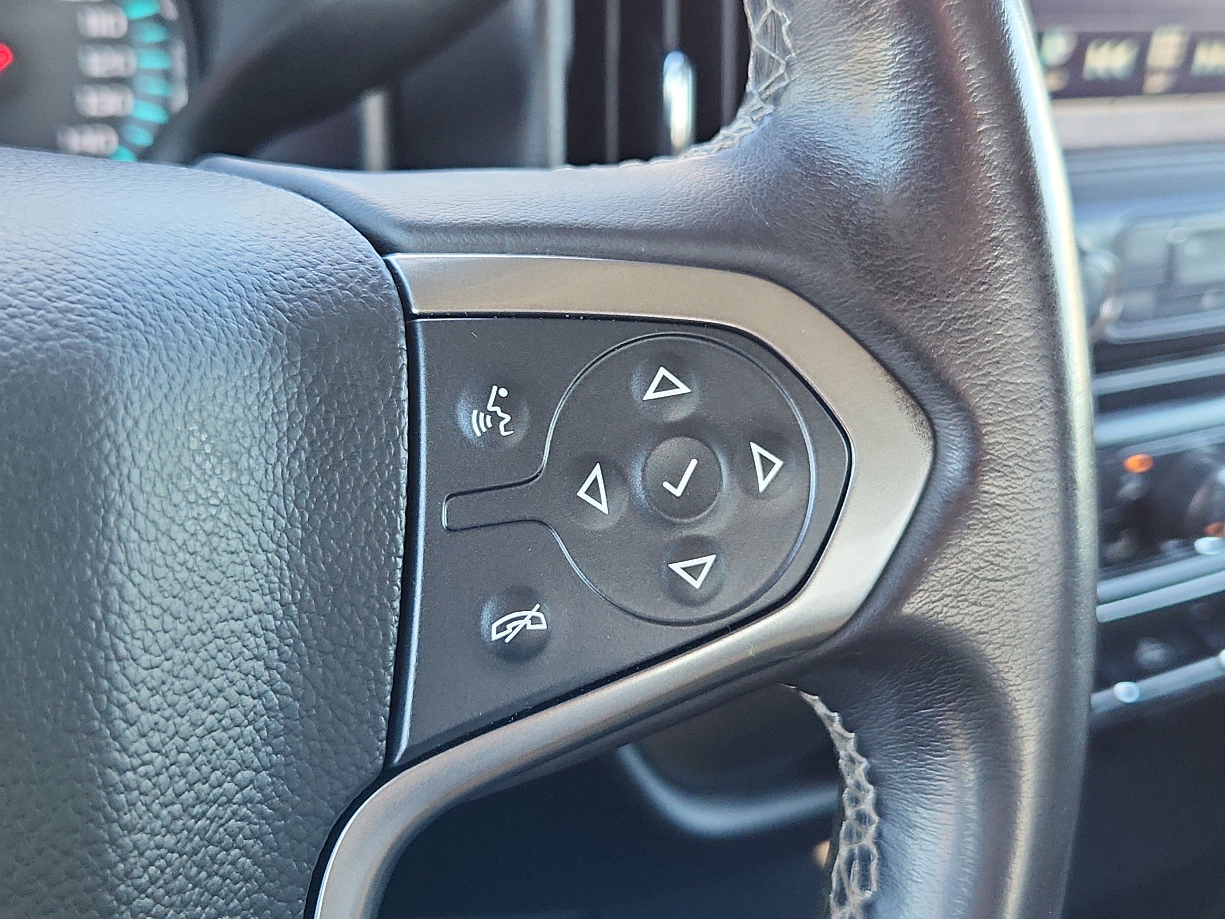 Used 2018 Chevrolet Silverado 1500 LT w/ All Star Edition image 19