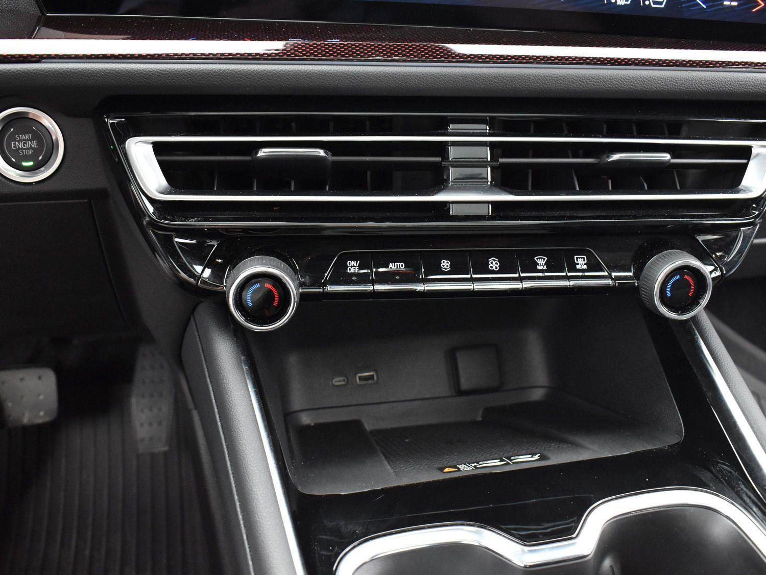 Used 2024 Chevrolet Traverse RS w/ LPO, Floor Liner Package AWD/4WD image 27