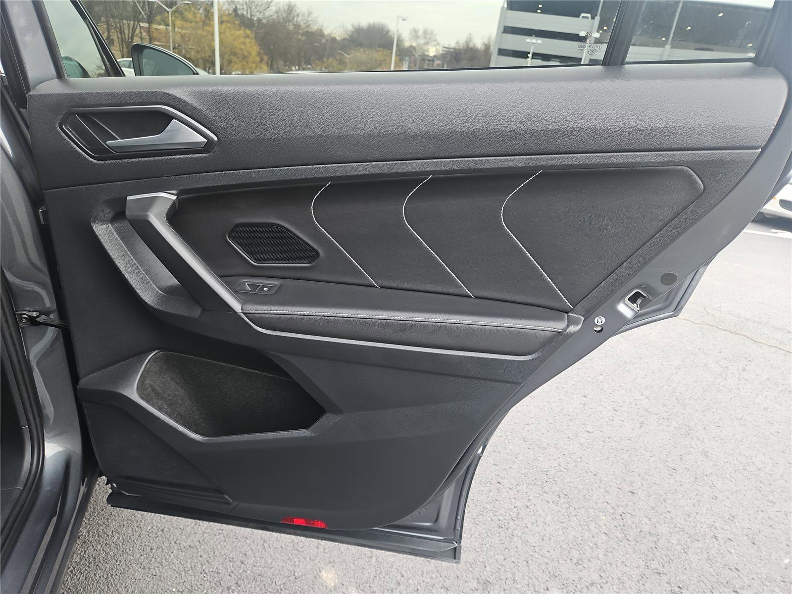 Certified 2024 Volkswagen Tiguan SE image 31