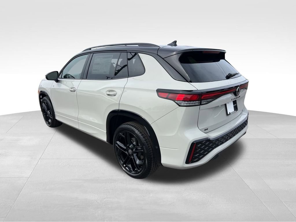 New 2026 Volkswagen Tiguan SE R-Line image 5