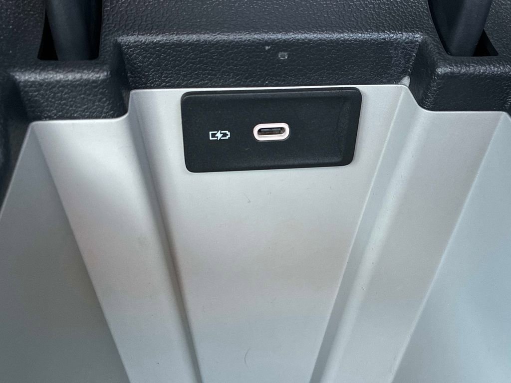 Used 2024 Volkswagen Jetta SE image 17