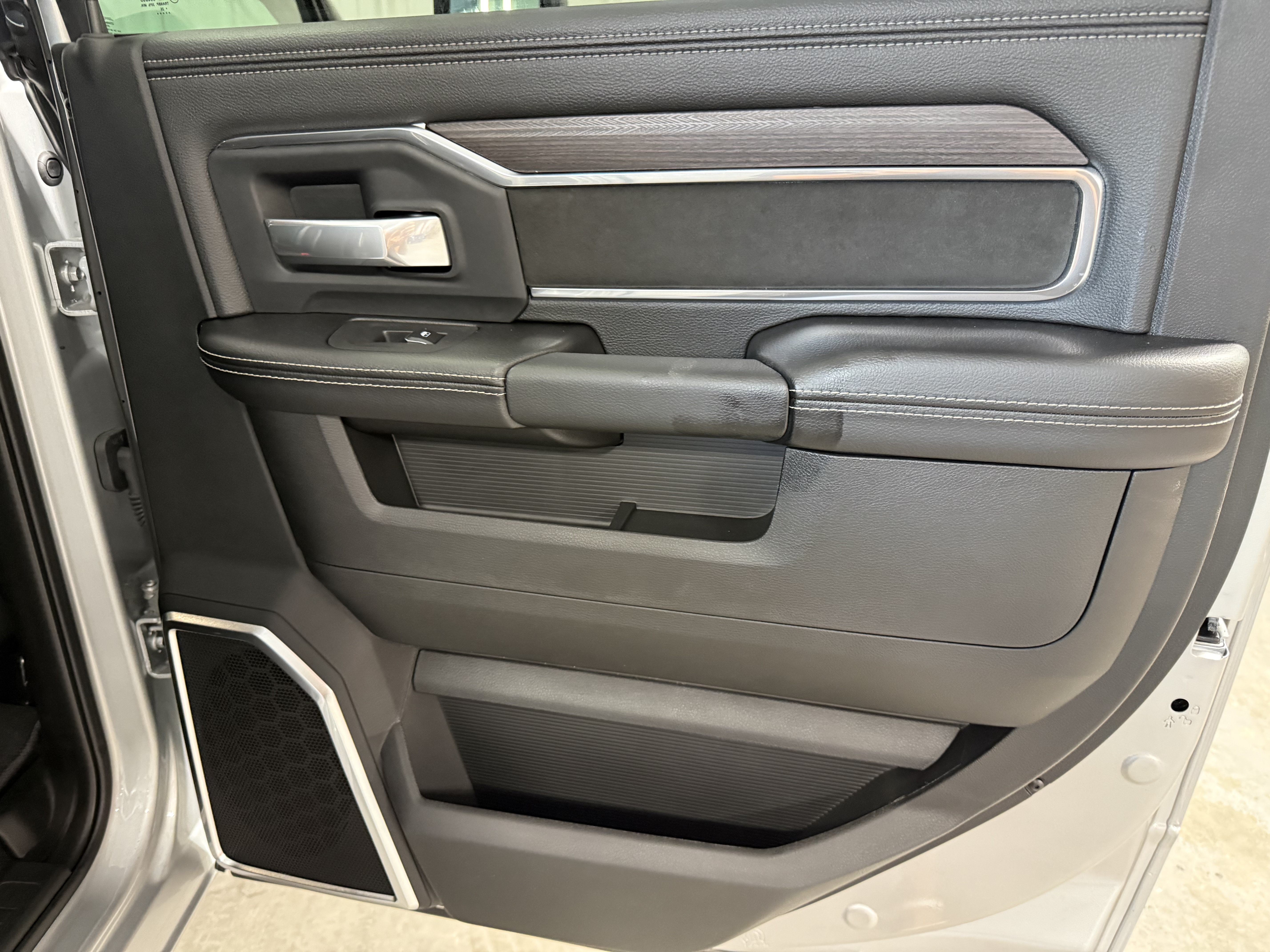 New 2026 RAM 2500 Laramie w/ Night Edition AWD/4WD image 6