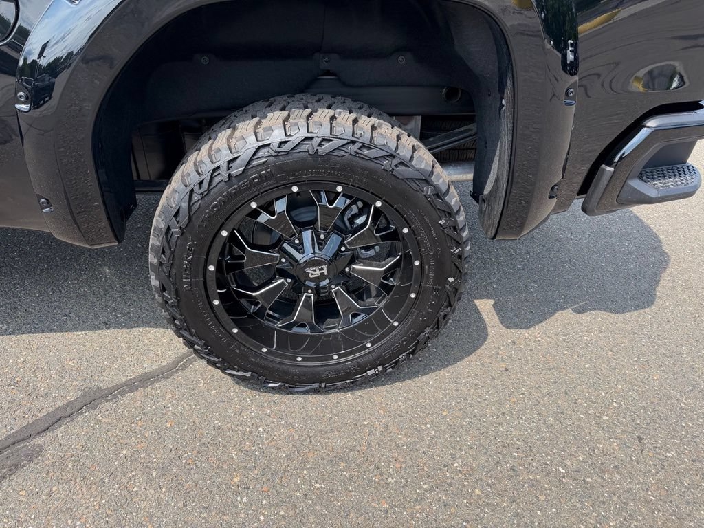 New 2026 GMC Sierra 1500 AT4 w/ Technology Package AWD/4WD image 10