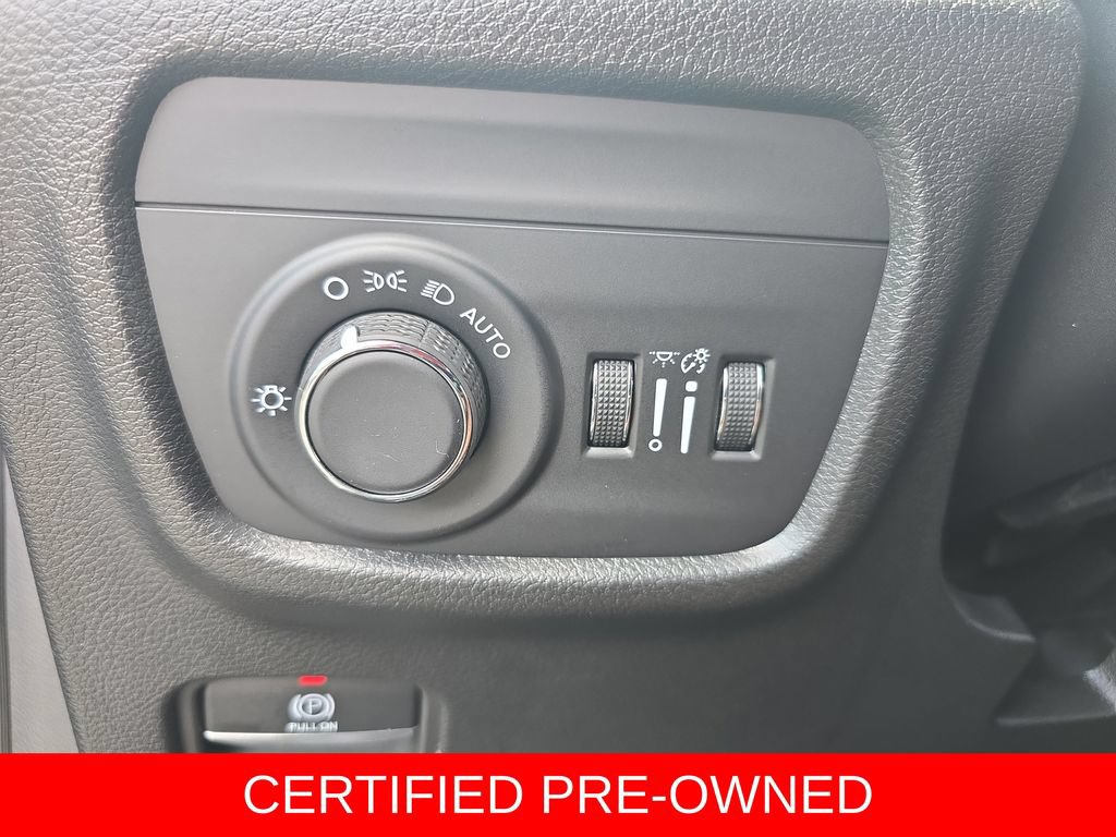 Used 2025 Jeep Grand Cherokee L Altitude AWD/4WD image 28