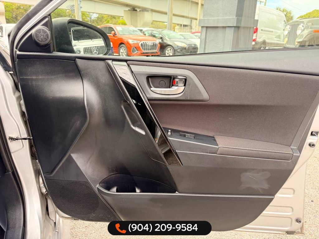 Used 2018 Toyota Corolla iM w/ Carpet Mat Package (TMS) image 32