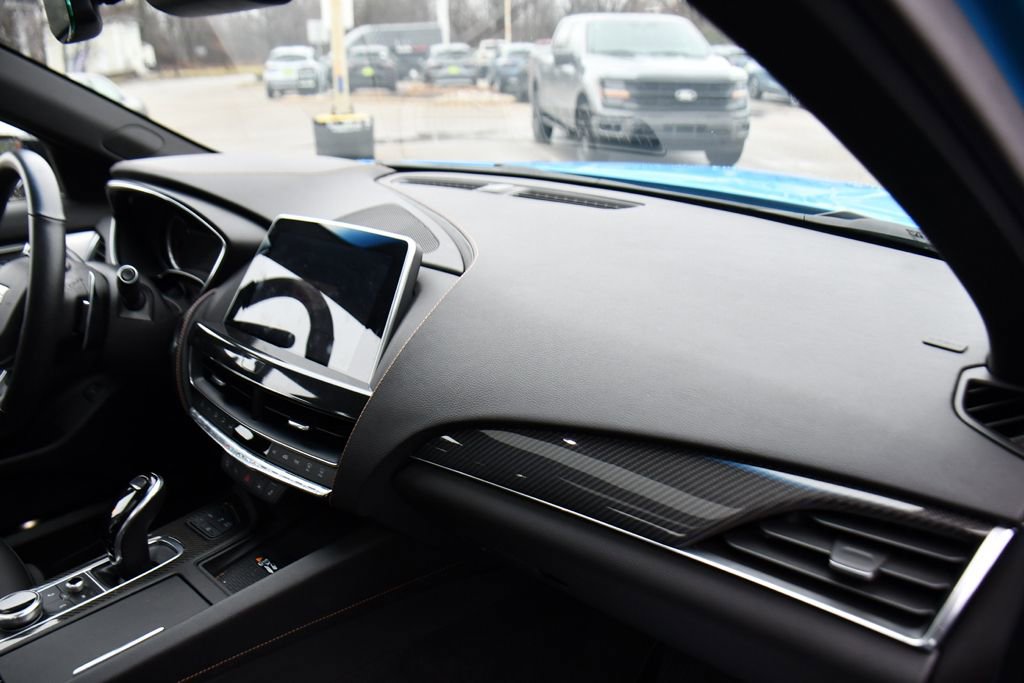 Used 2022 Cadillac CT5 V w/ LPO, ONYX Package image 15