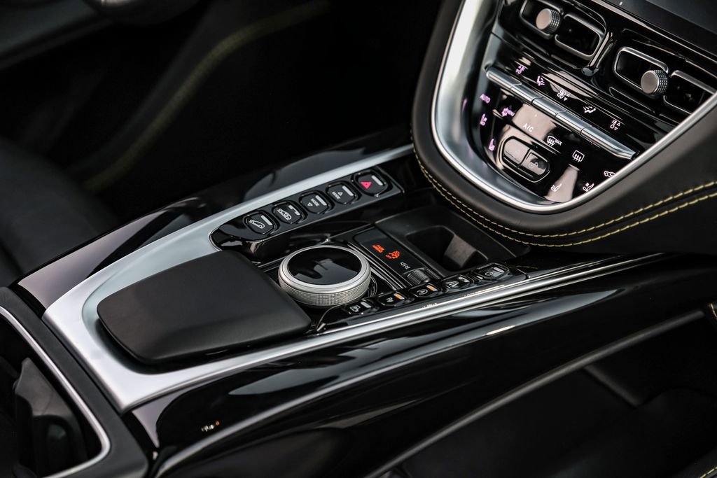 Used 2021 Aston Martin DBX image 23