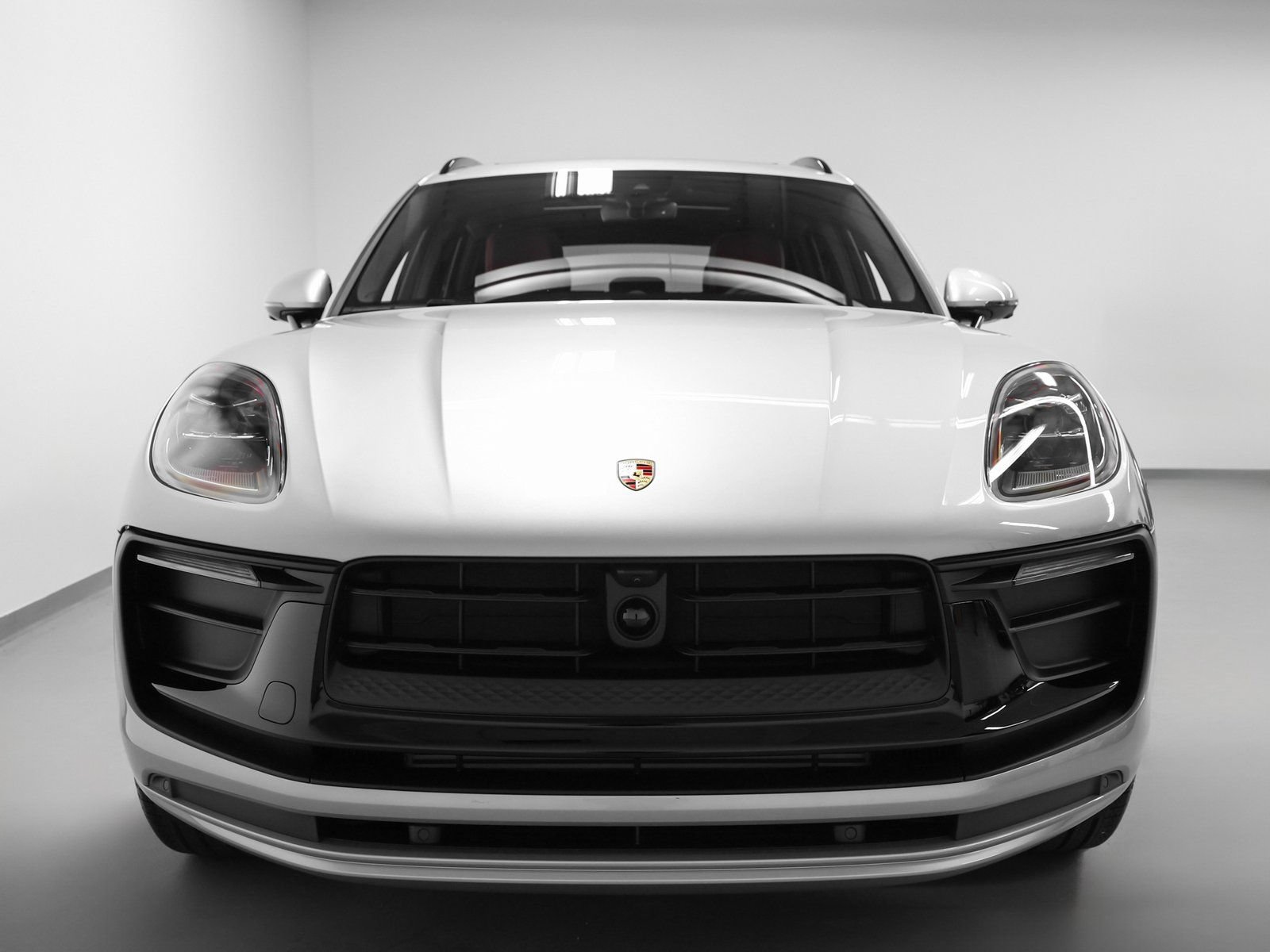 Certified 2026 Porsche Macan Turbo AWD/4WD image 8