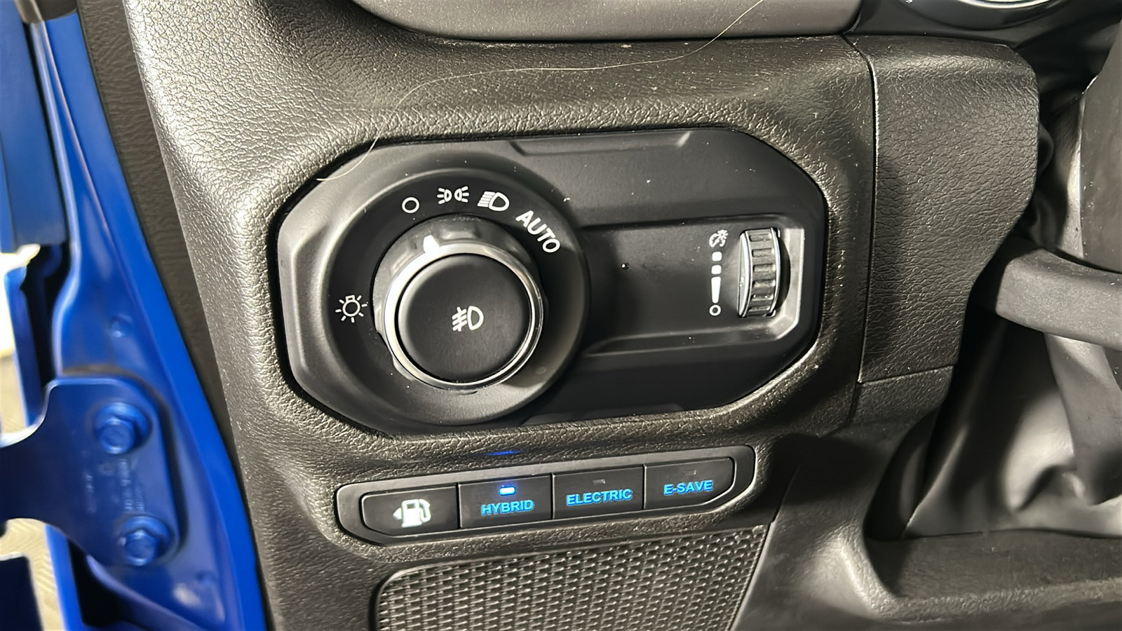 Used 2023 Jeep Wrangler Unlimited w/ Cold Weather Group AWD/4WD image 23