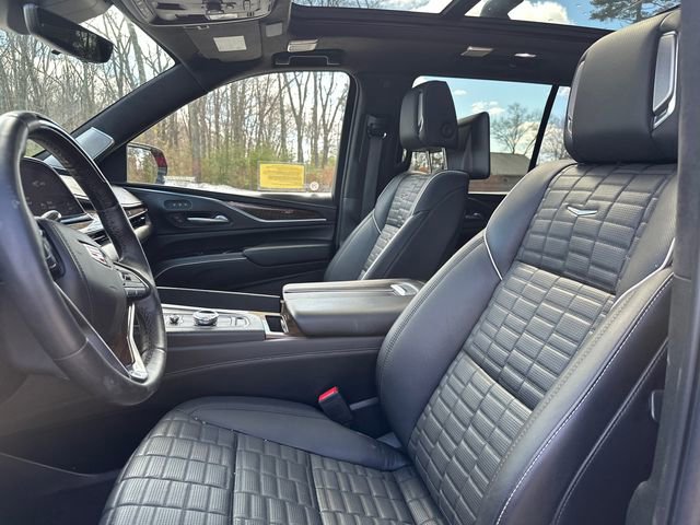 Used 2023 Cadillac Escalade Sport Platinum w/ LPO, ONYX Package image 39