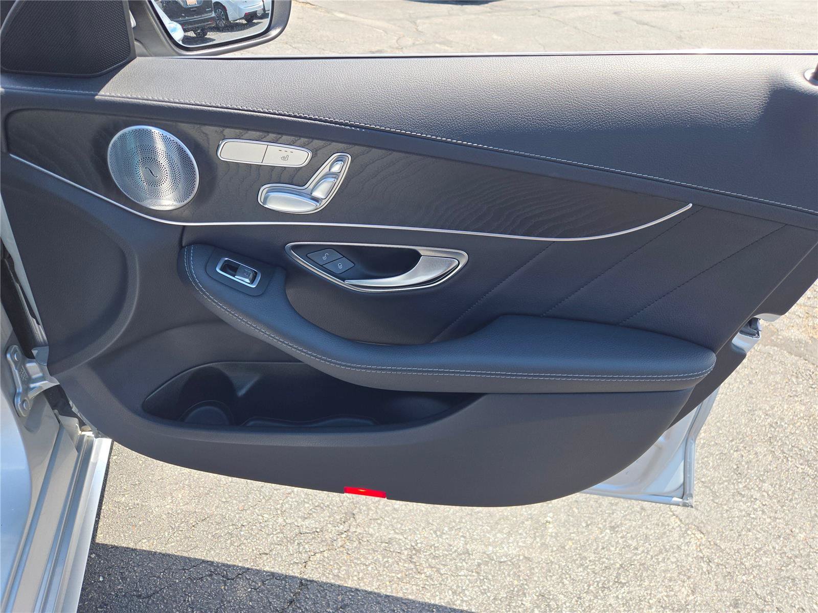 Used 2016 Mercedes-Benz C 300 4MATIC Sedan image 4