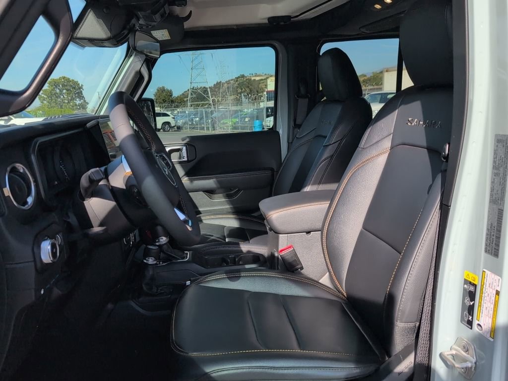 Used 2024 Jeep Wrangler Unlimited Sahara w/ Safety Group image 8