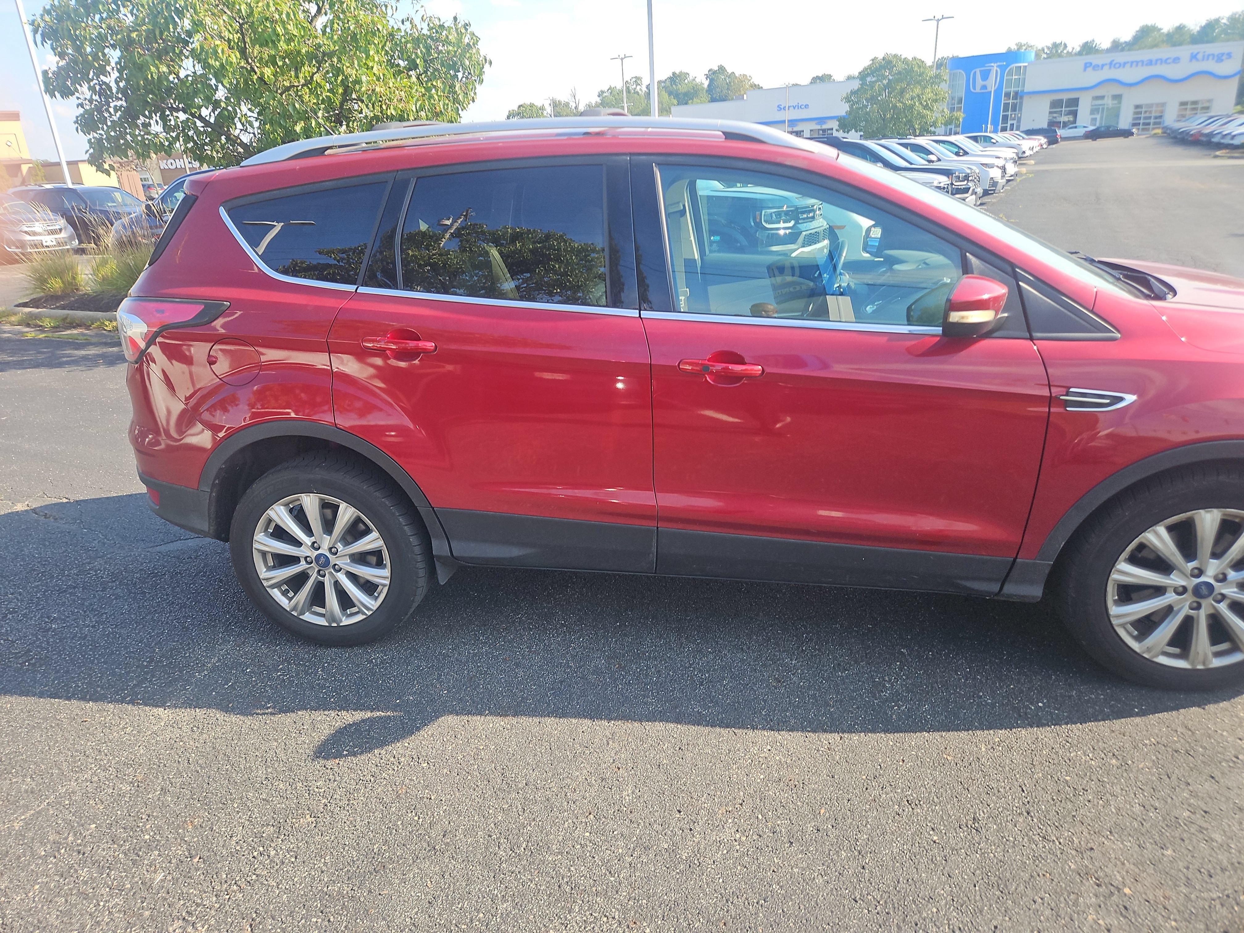 Used 2017 Ford Escape Titanium FWD image 17