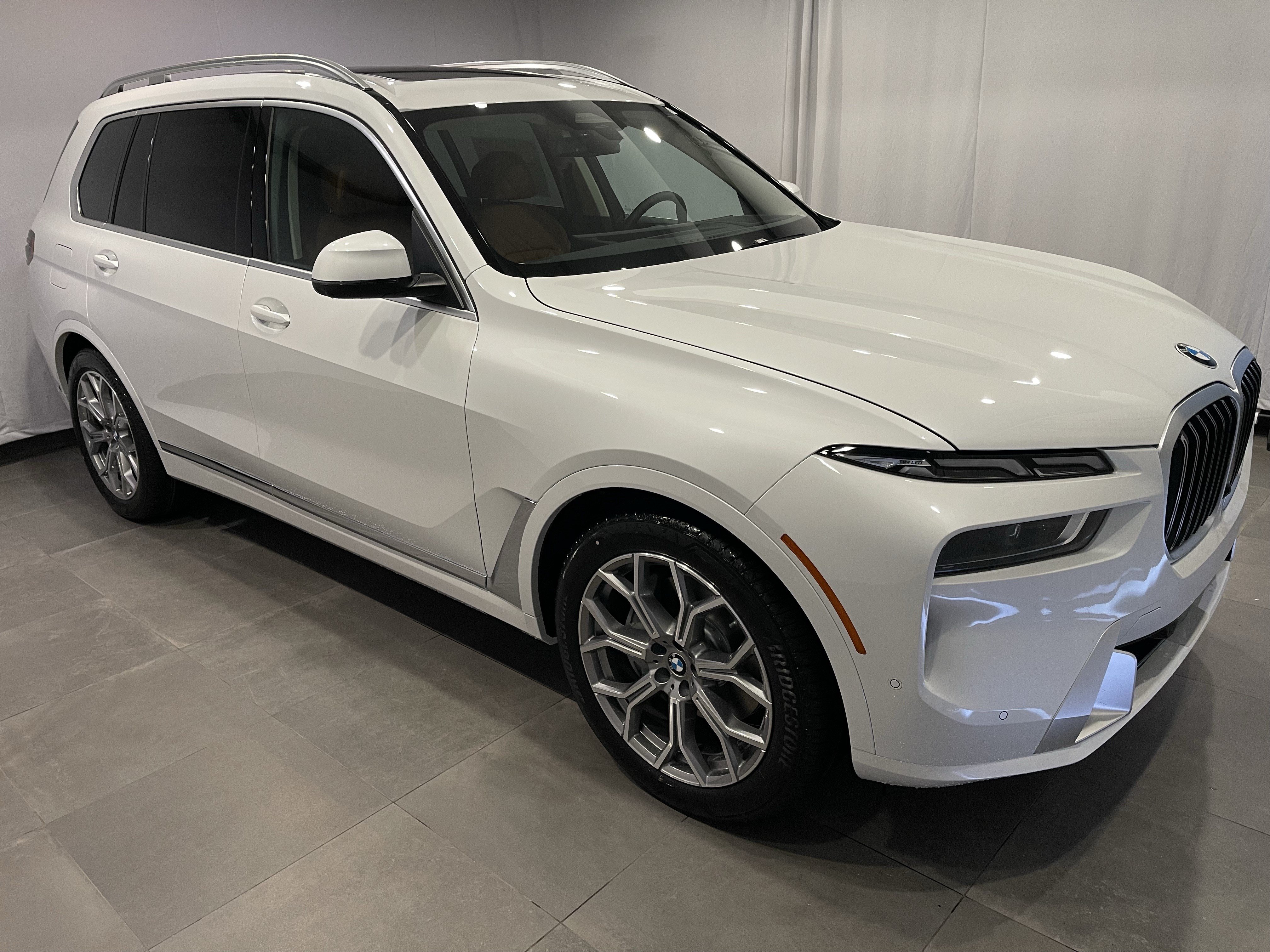 New 2027 BMW X7 xDrive40i w/ Premium Package AWD/4WD image 3