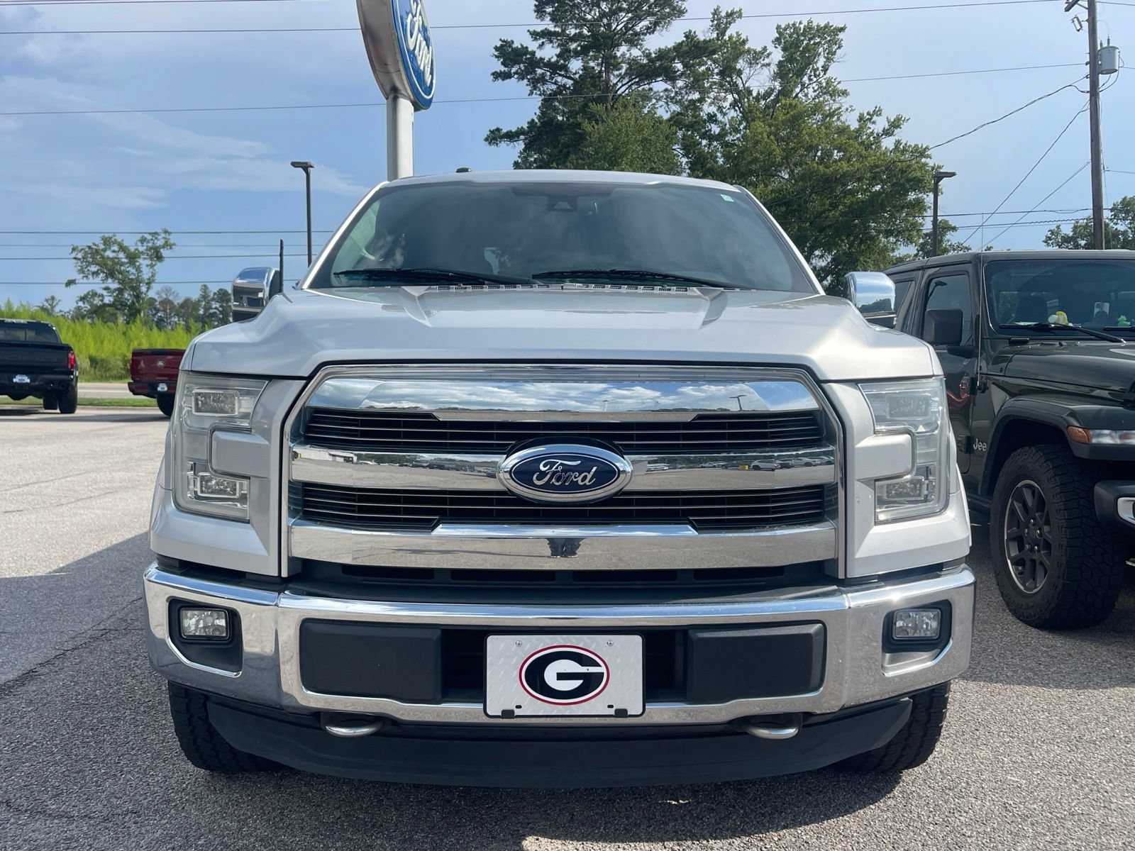 Used 2015 Ford F150 Lariat w/ Equipment Group 502A Luxury AWD/4WD image 2