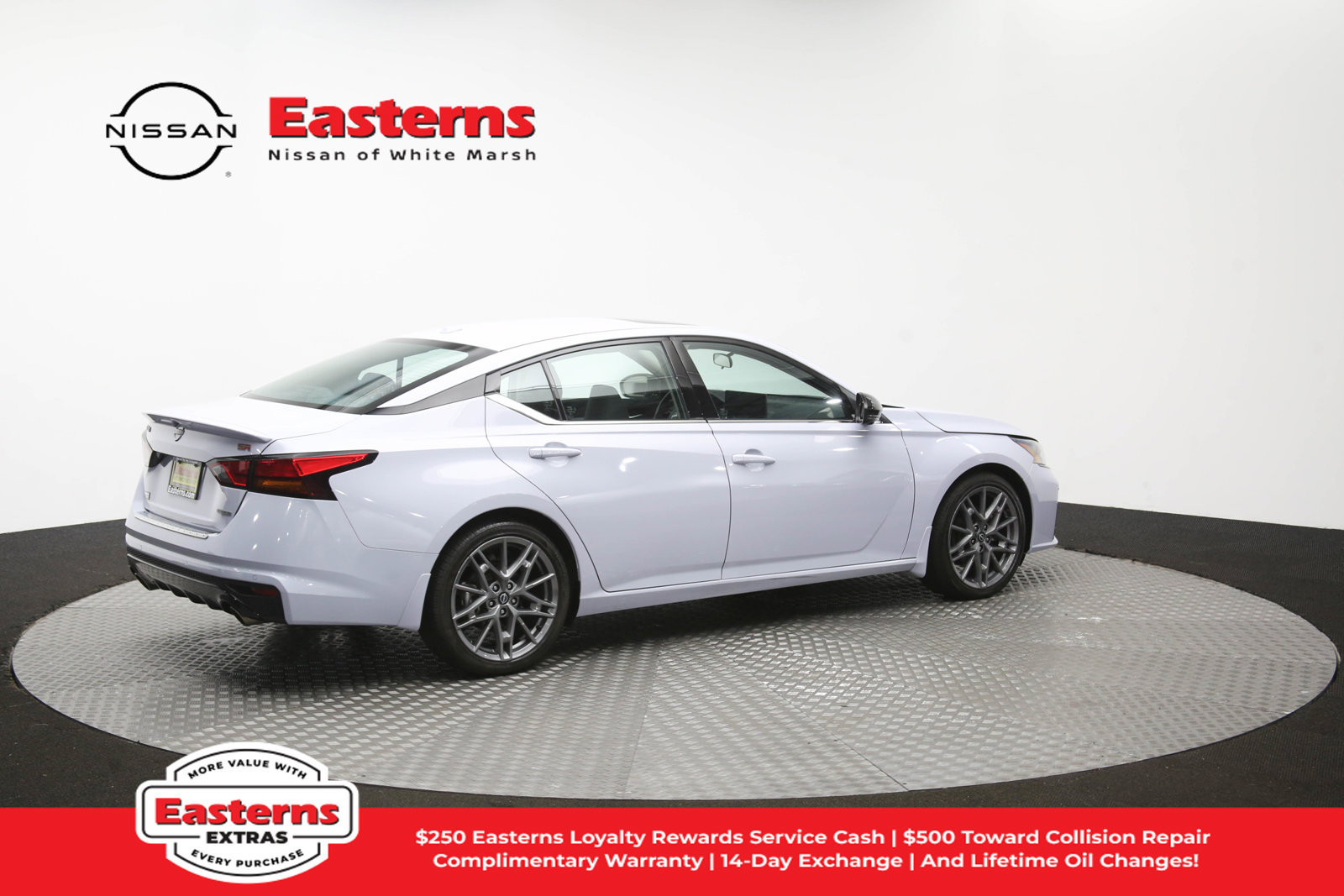 Used 2023 Nissan Altima 2.0 SR FWD image 41