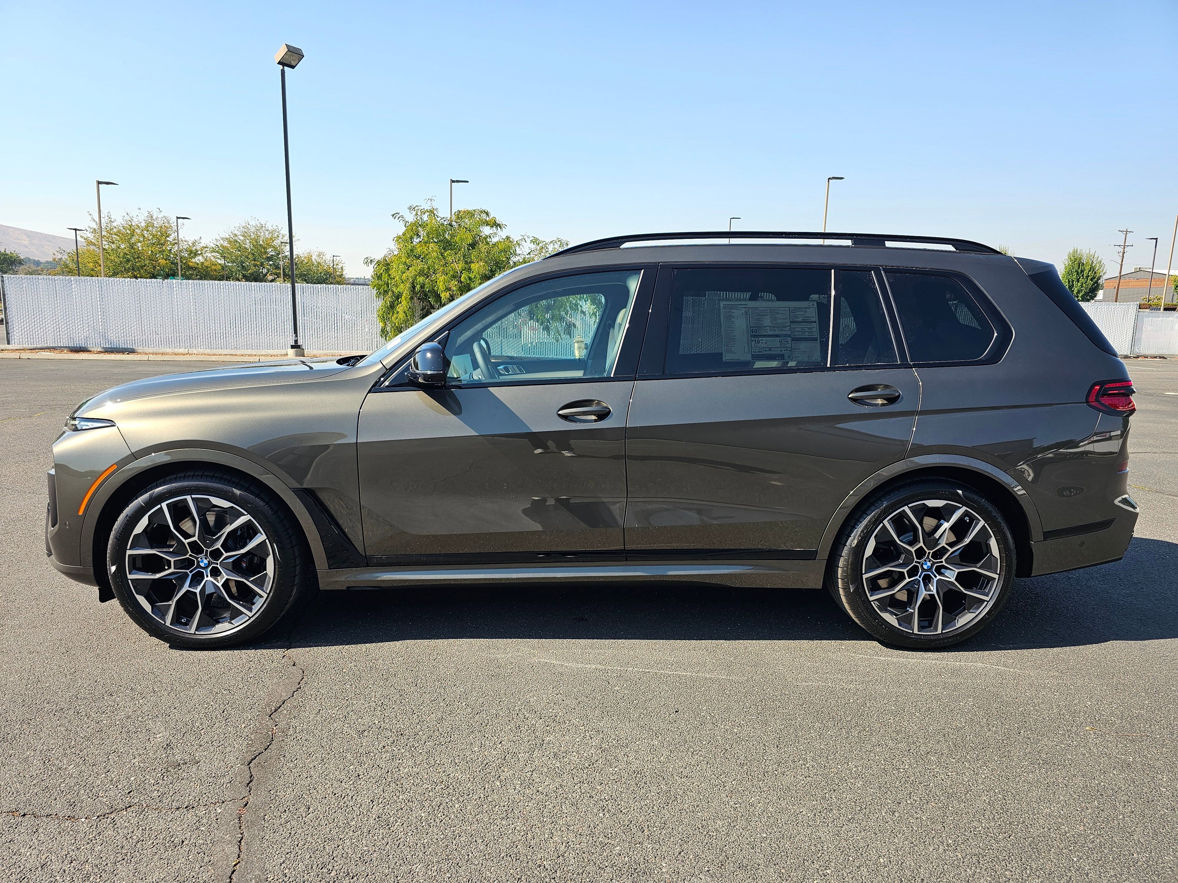 New 2026 BMW X7 M60i image 3