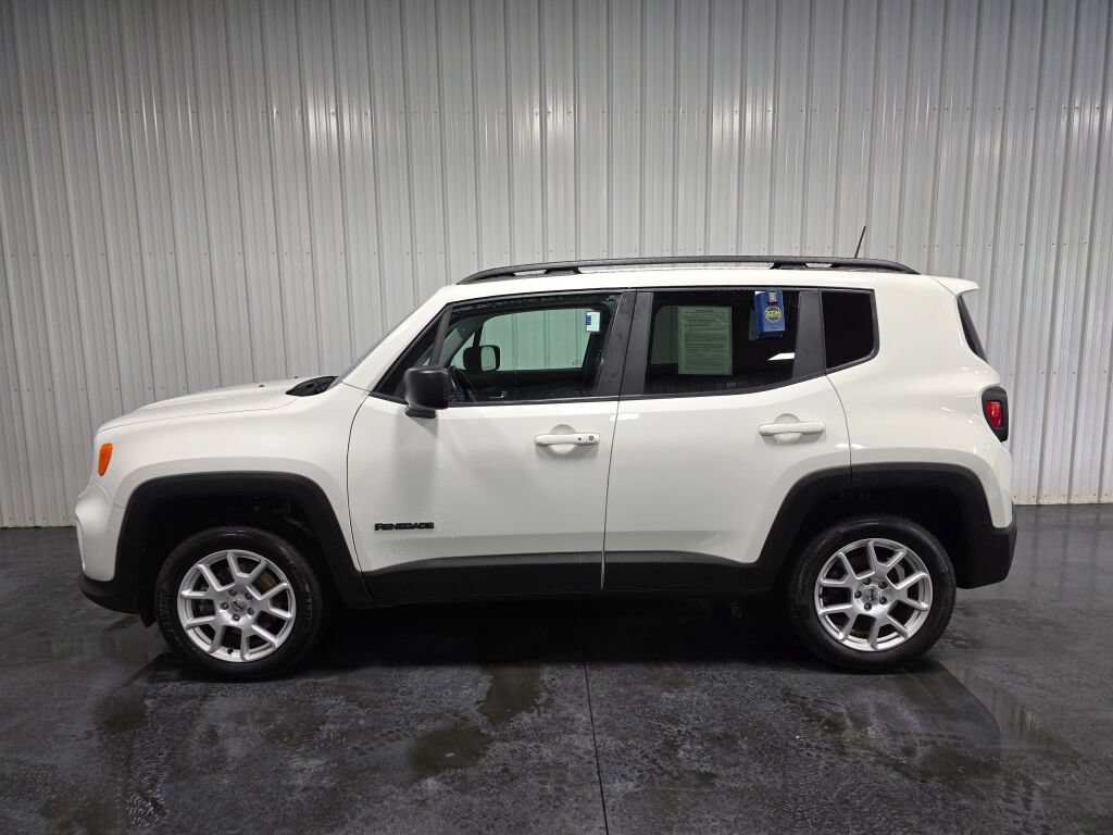Used 2022 Jeep Renegade Latitude w/ Convenience Group AWD/4WD image 4