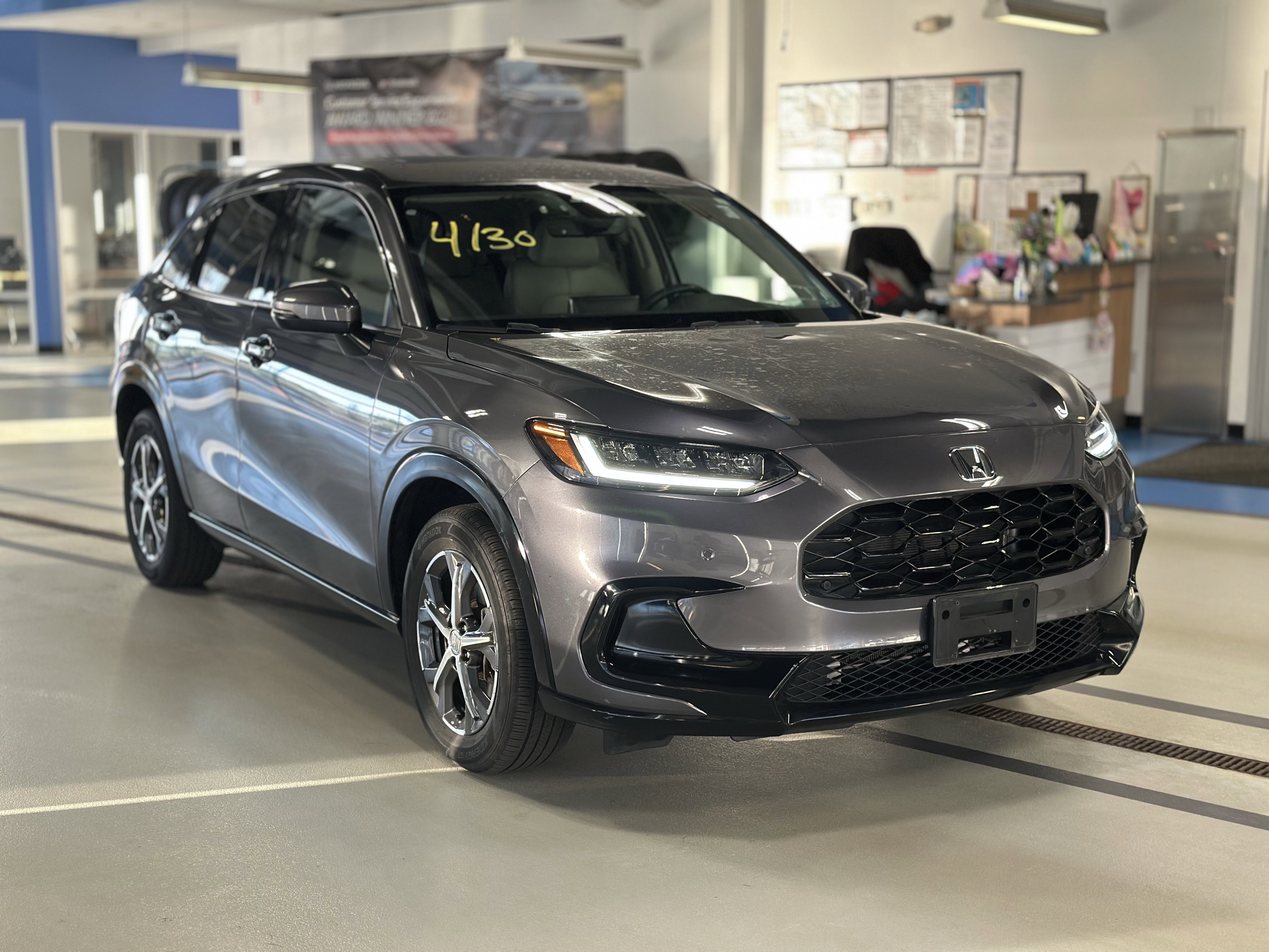Used 2024 Honda HR-V EX-L image 3