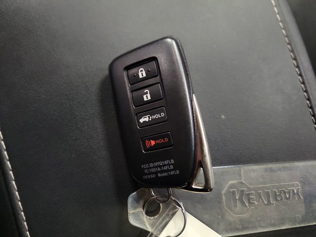 Used 2021 Lexus RX 350L Premium w/ Premium Package image 16