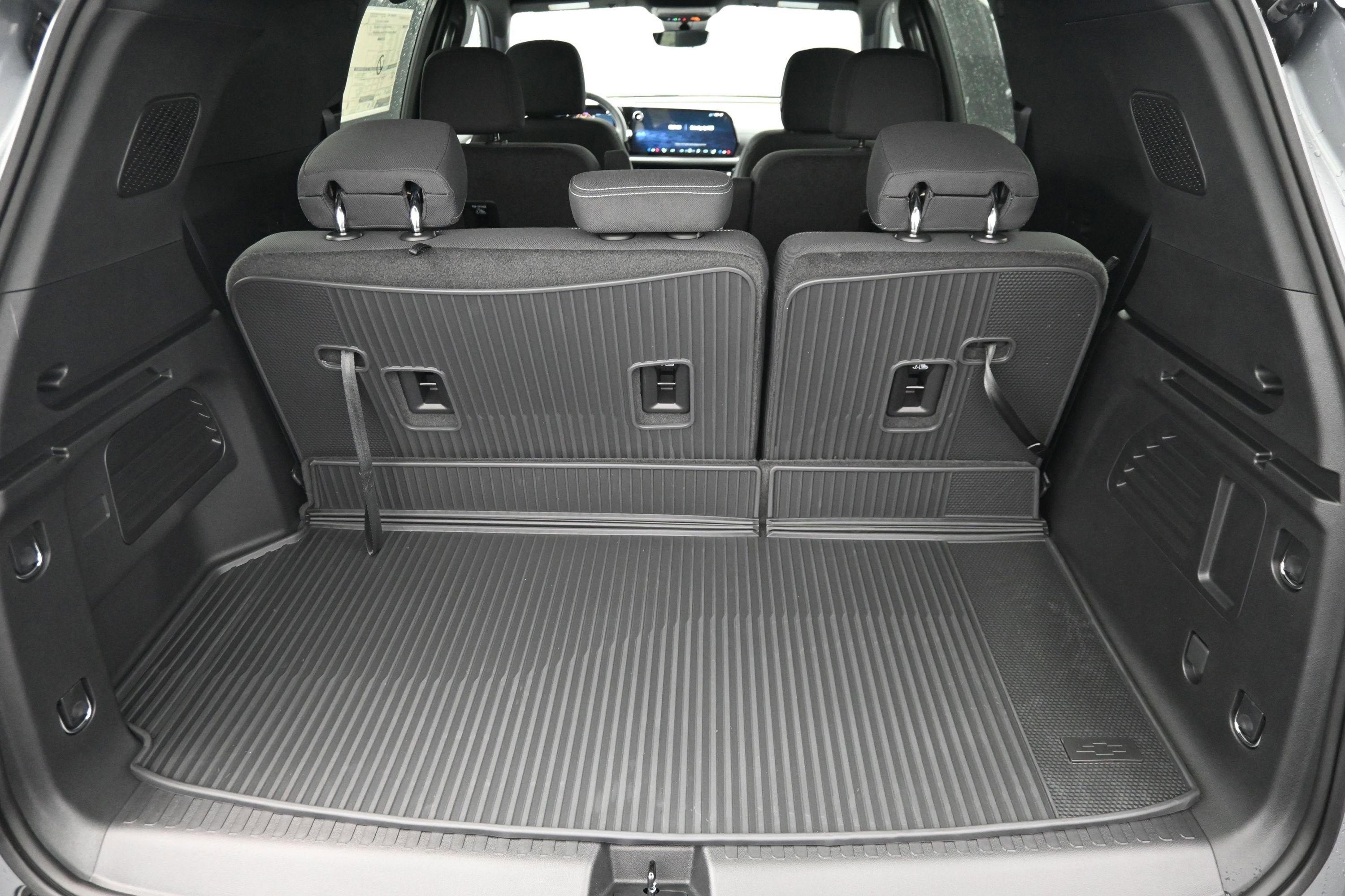 New 2026 Chevrolet Traverse LT FWD image 30