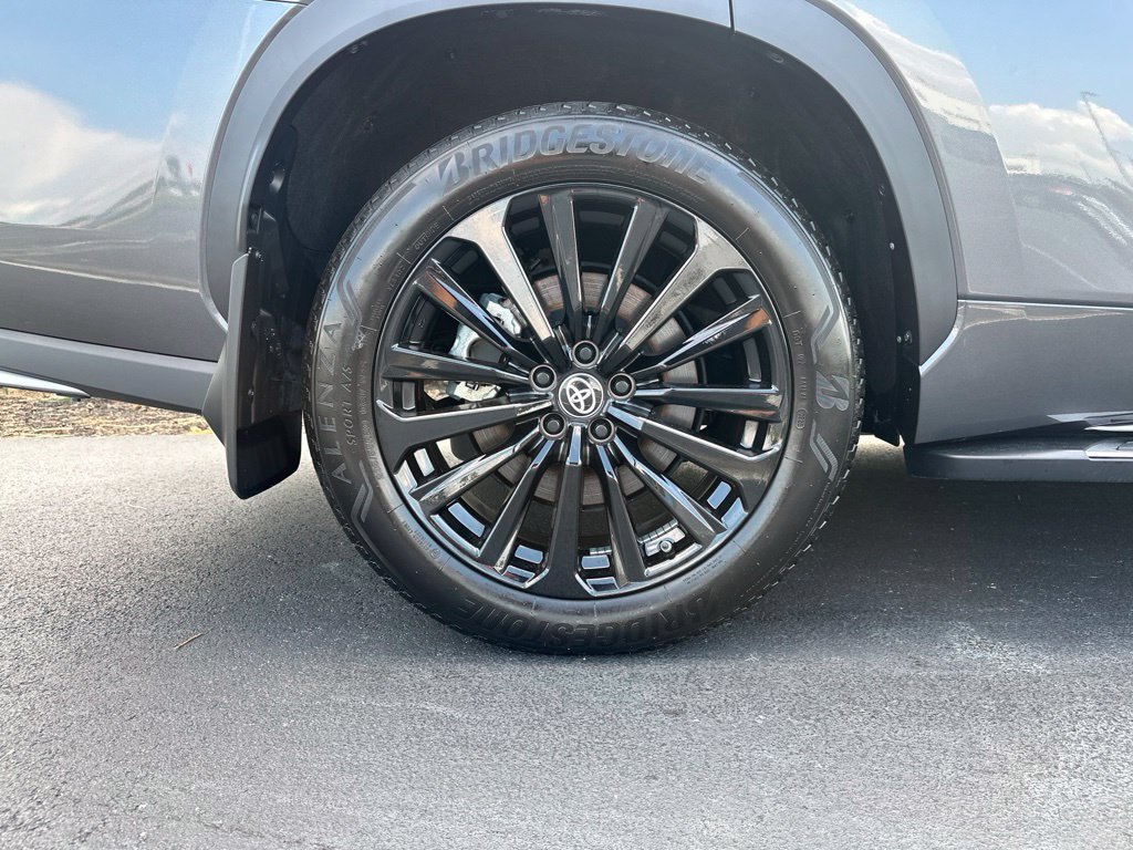 Used 2025 Toyota Highlander XSE AWD/4WD image 41