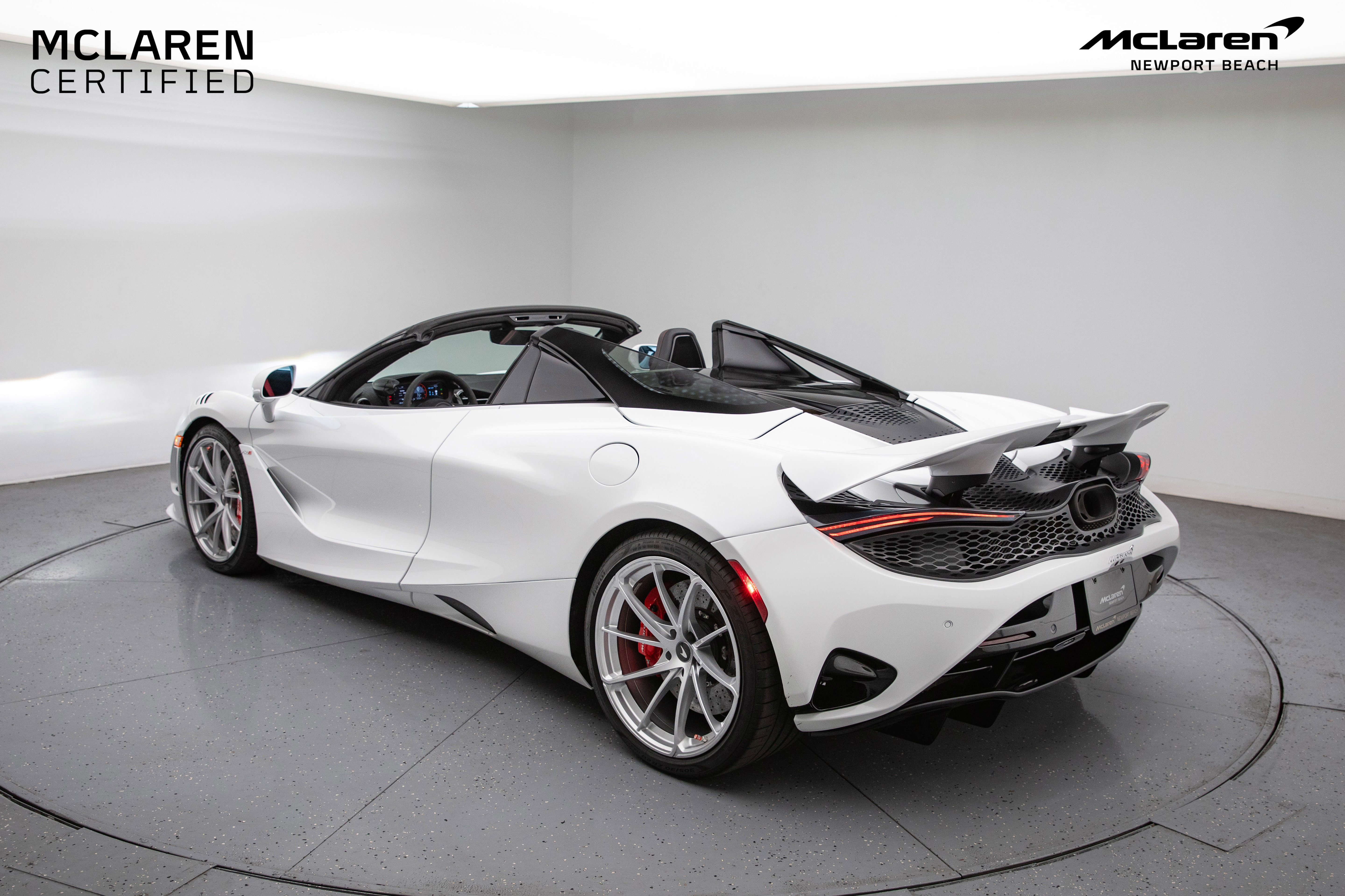 Used 2024 McLaren 750S Spider image 13