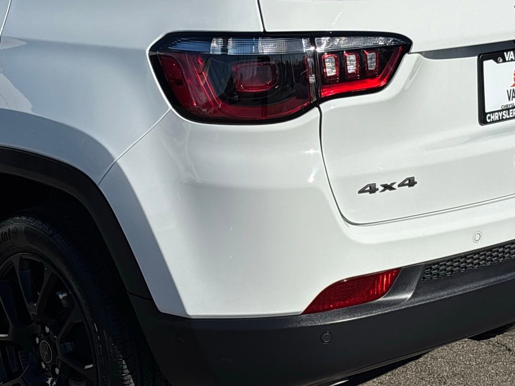 Used 2025 Jeep Compass Latitude w/ Convenience Group image 6