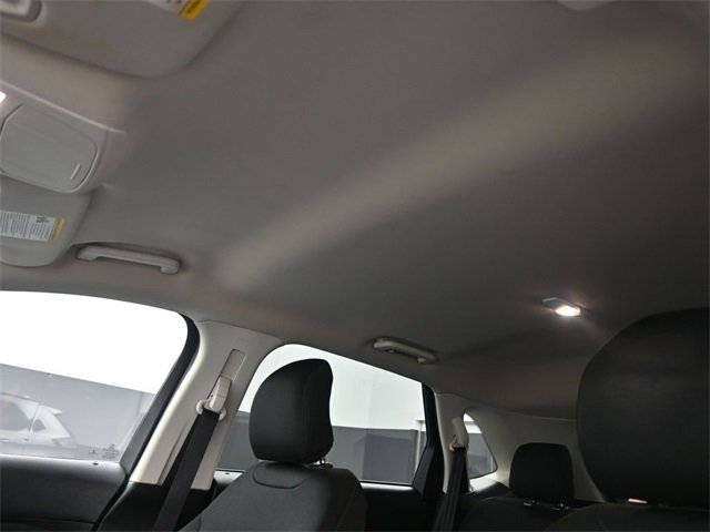 Used 2017 Ford Edge SEL image 2