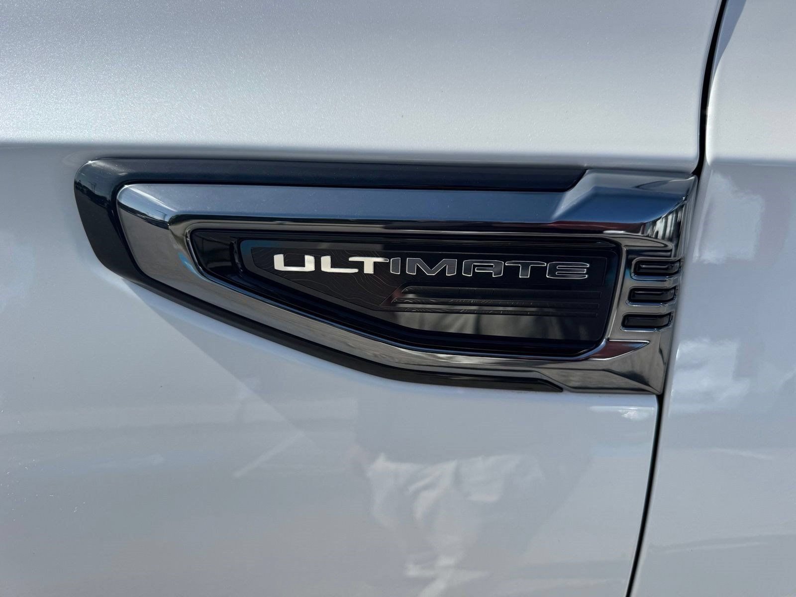 Certified 2025 GMC Yukon Denali Ultimate AWD/4WD image 15