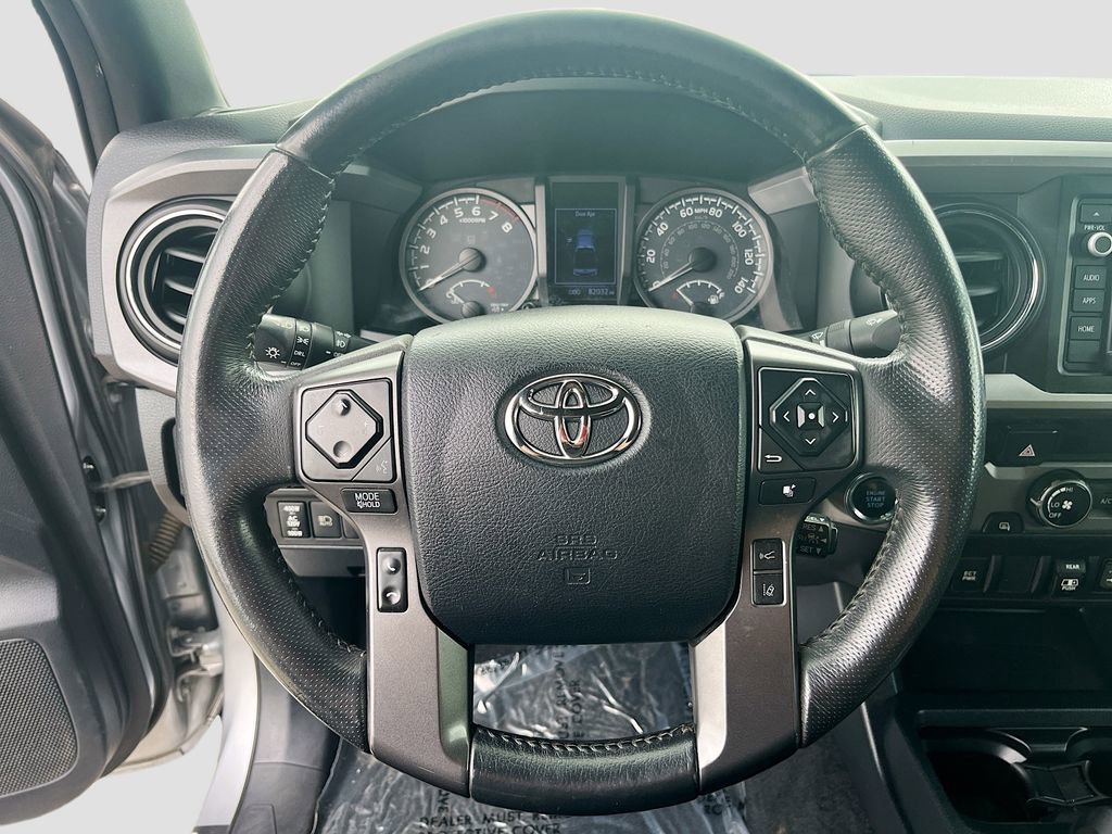 Used 2018 Toyota Tacoma TRD Sport image 11
