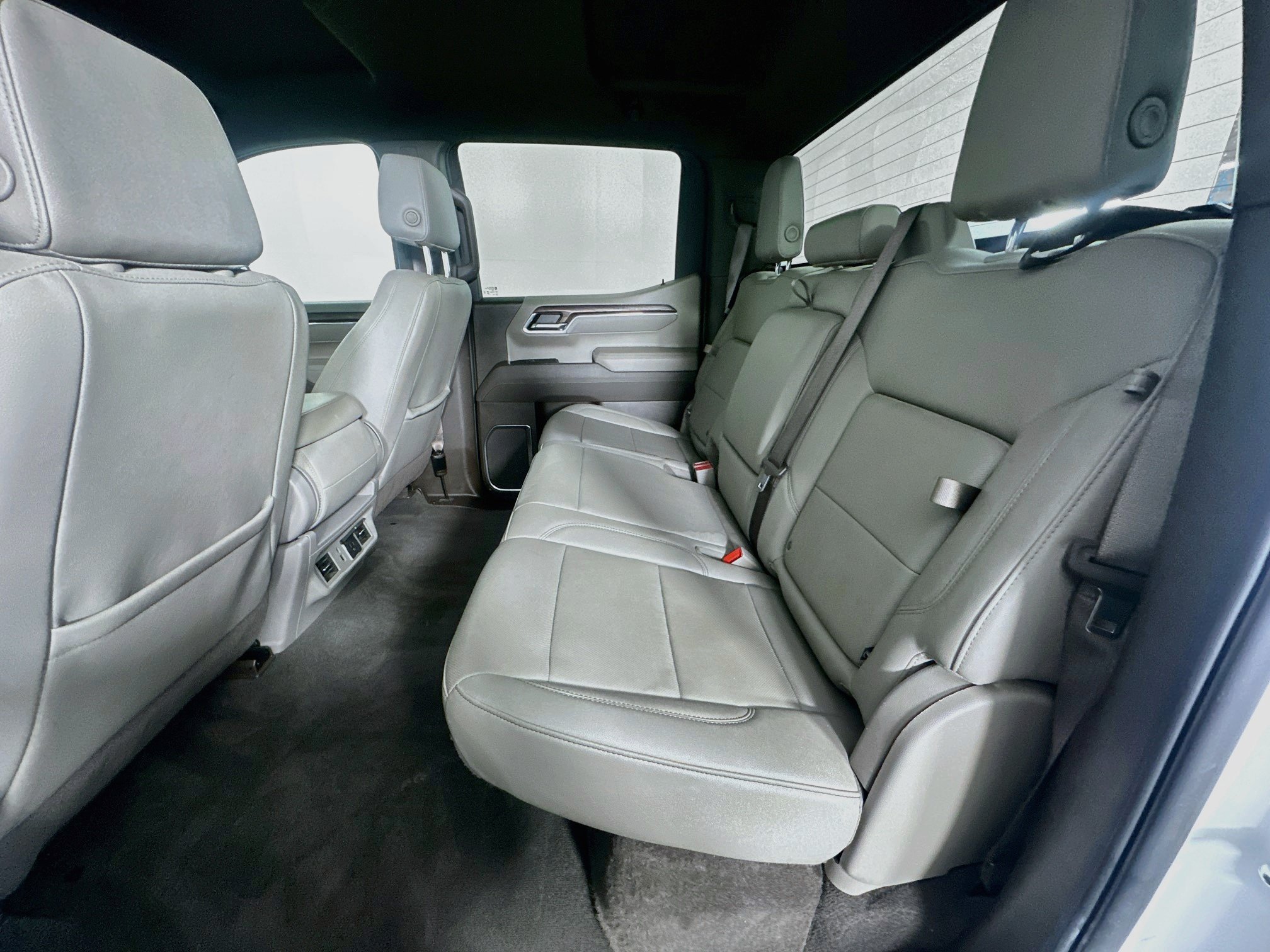 Used 2025 GMC Sierra 1500 SLT RWD image 28