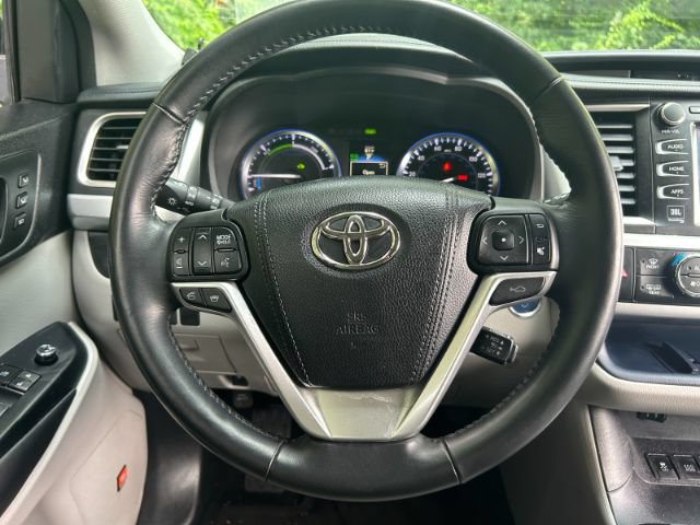 Used 2015 Toyota Highlander Limited Platinum AWD/4WD image 9