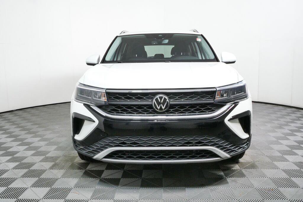 Certified 2023 Volkswagen Taos SE FWD image 32
