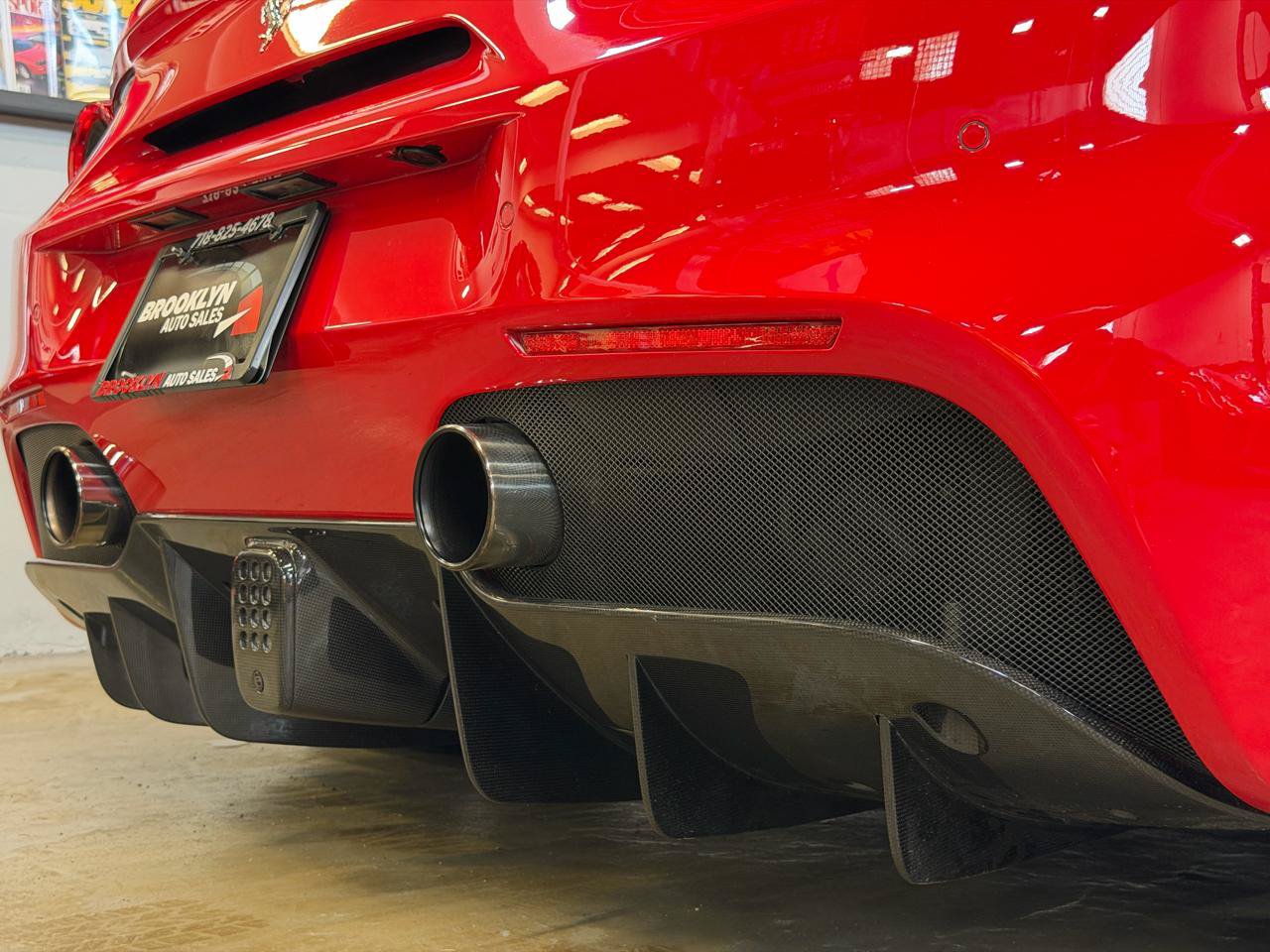 Used 2018 Ferrari 488 GTB RWD image 19