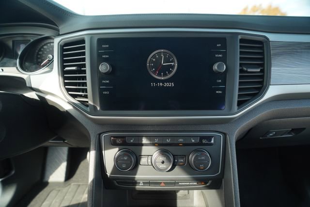 Used 2021 Volkswagen Atlas Cross Sport SE w/ Panoramic Sunroof Package image 29