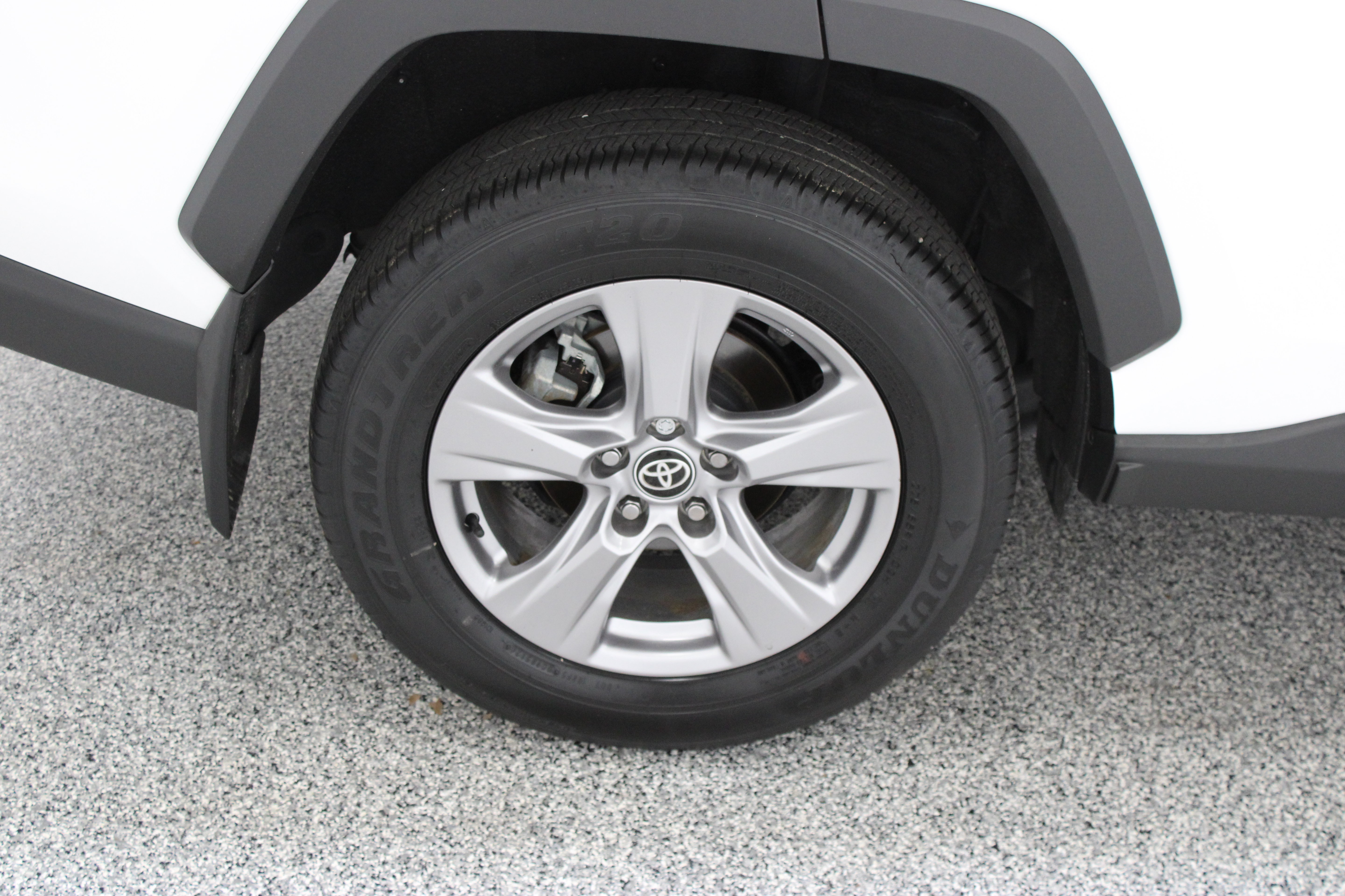Used 2025 Toyota RAV4 XLE w/ Convenience Package FWD image 6