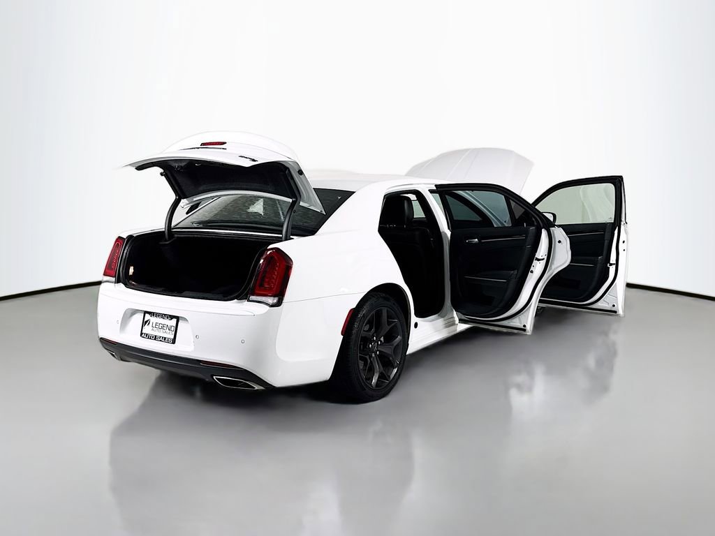 Used 2021 Chrysler 300 S w/ S Model Appearance Package RWD image 18