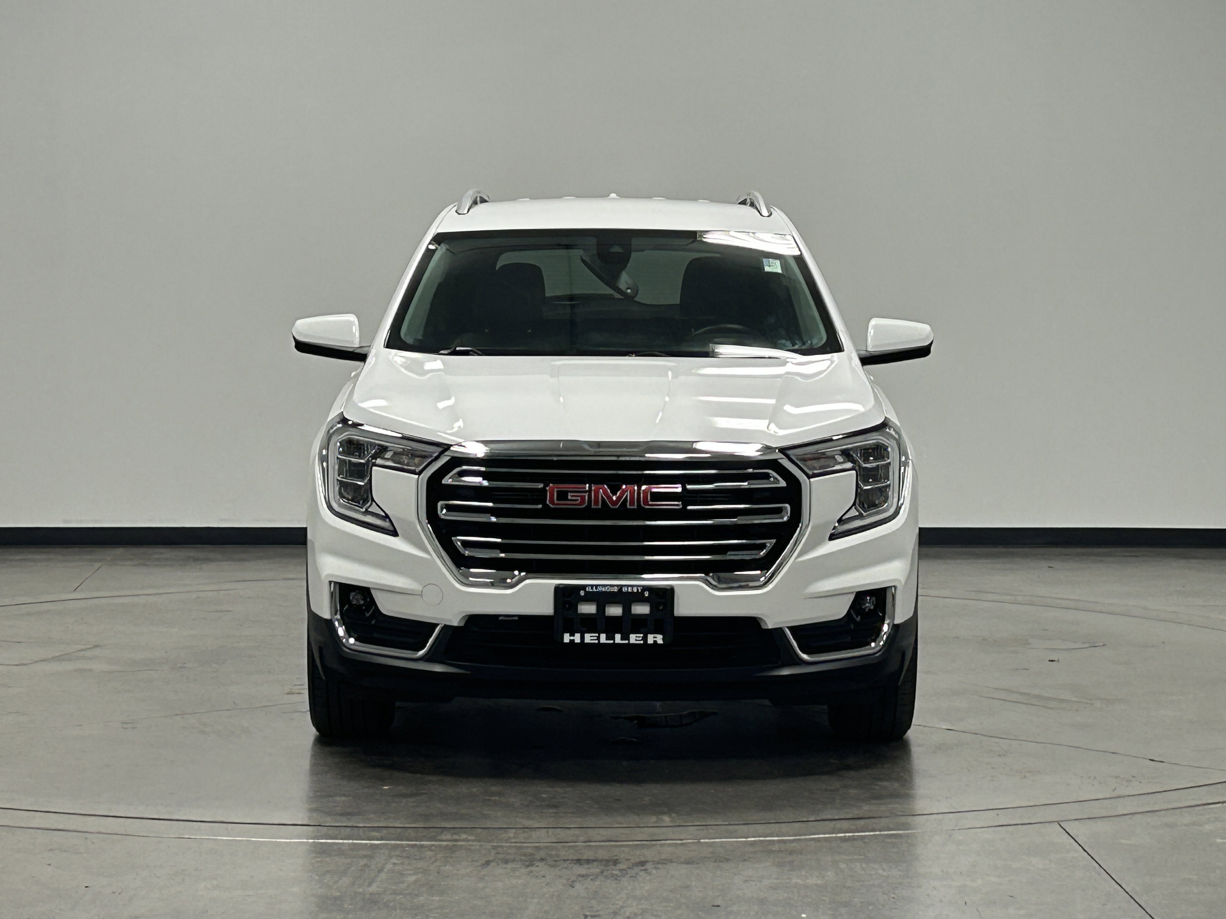 Used 2023 GMC Terrain SLT image 3