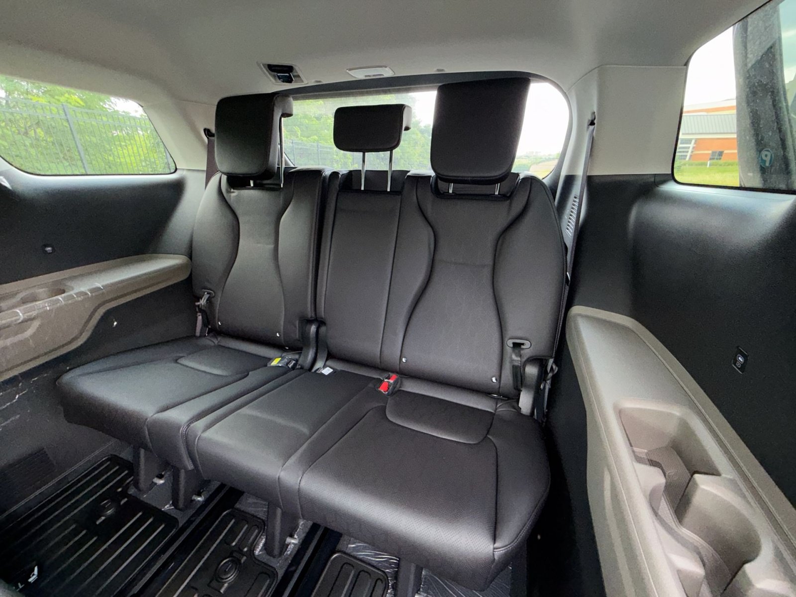 New 2026 Kia Carnival FWD image 30