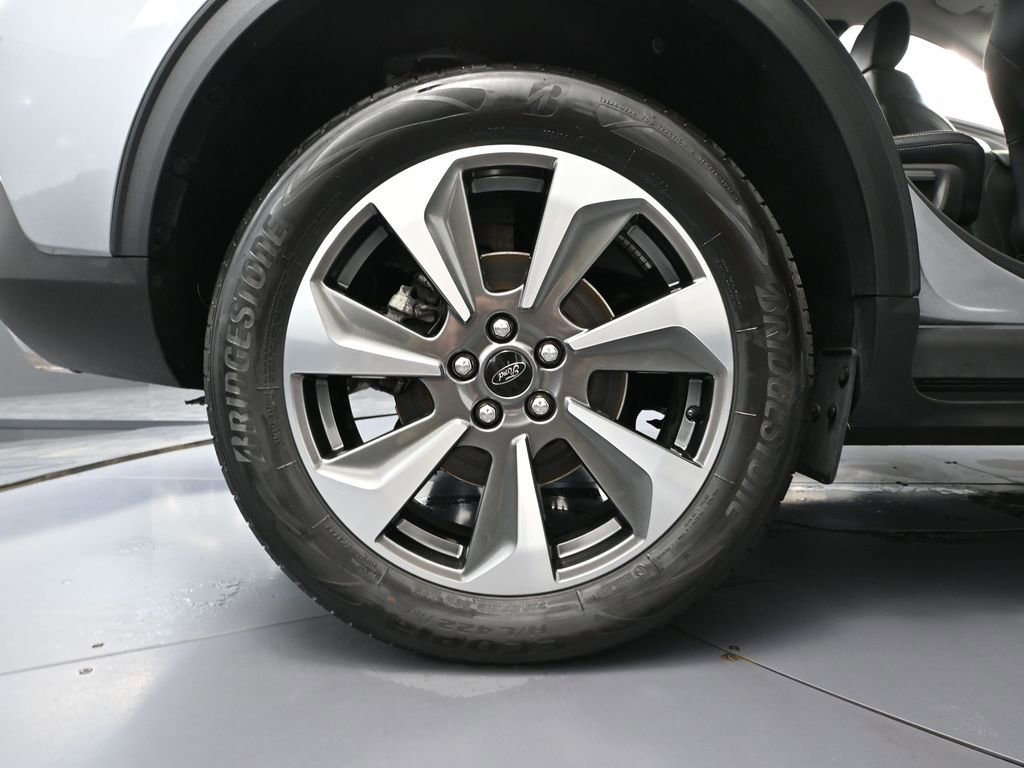 Used 2024 Ford Escape Platinum image 13