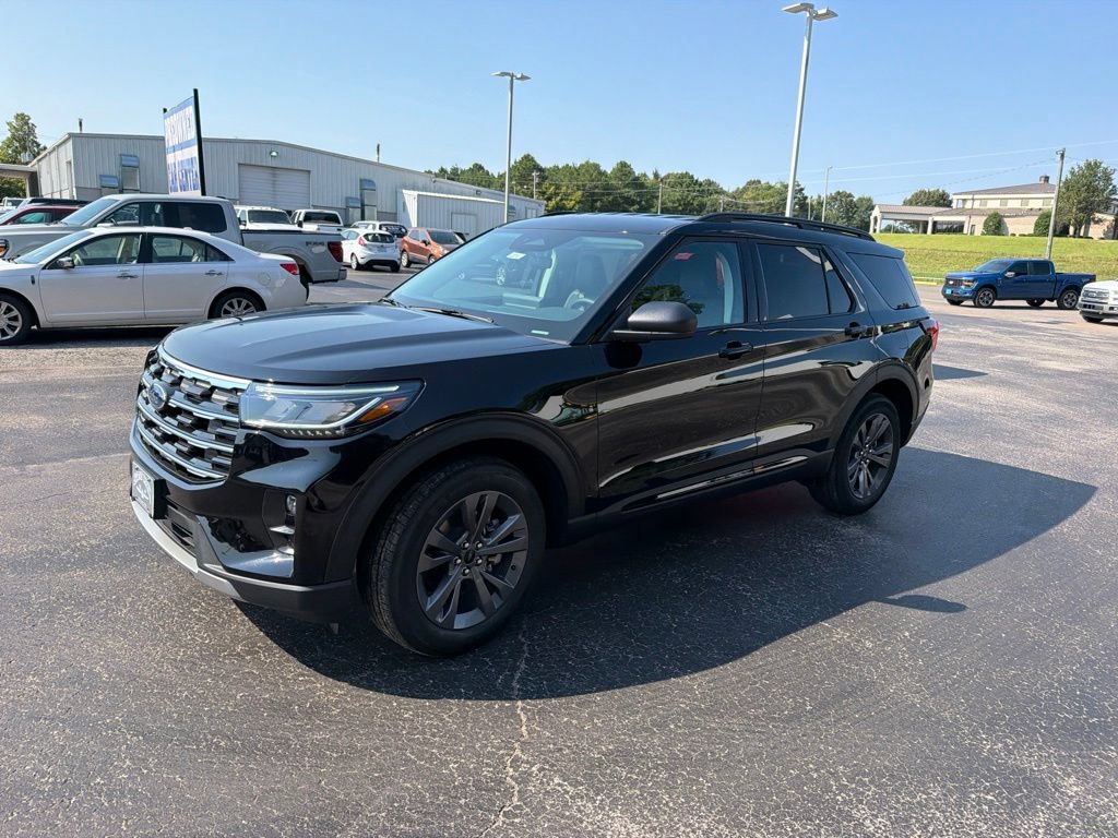 New 2026 Ford Explorer Active w/ Active Comfort Package AWD/4WD image 7