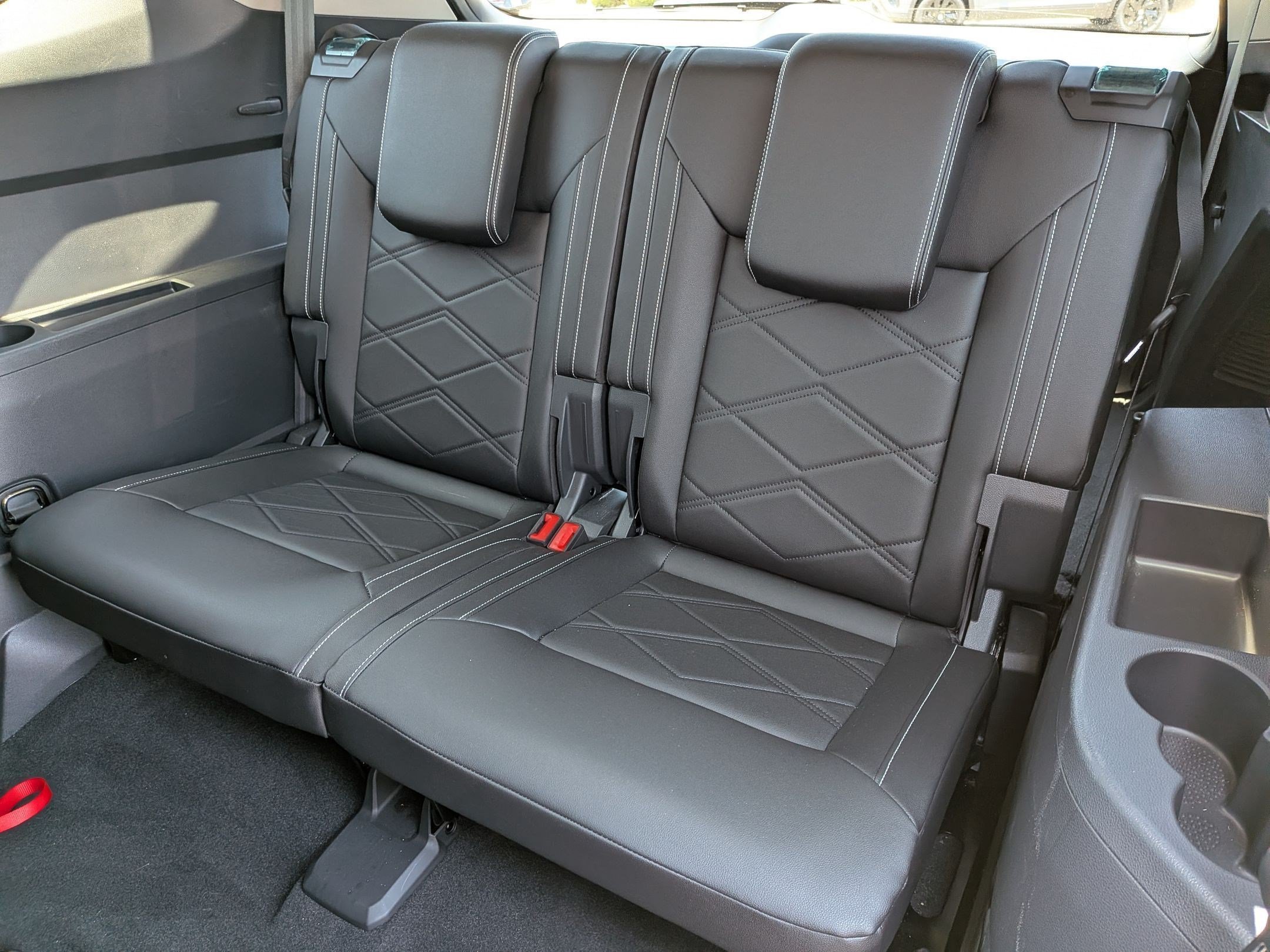 Used 2025 Volkswagen Atlas SE AWD/4WD image 30