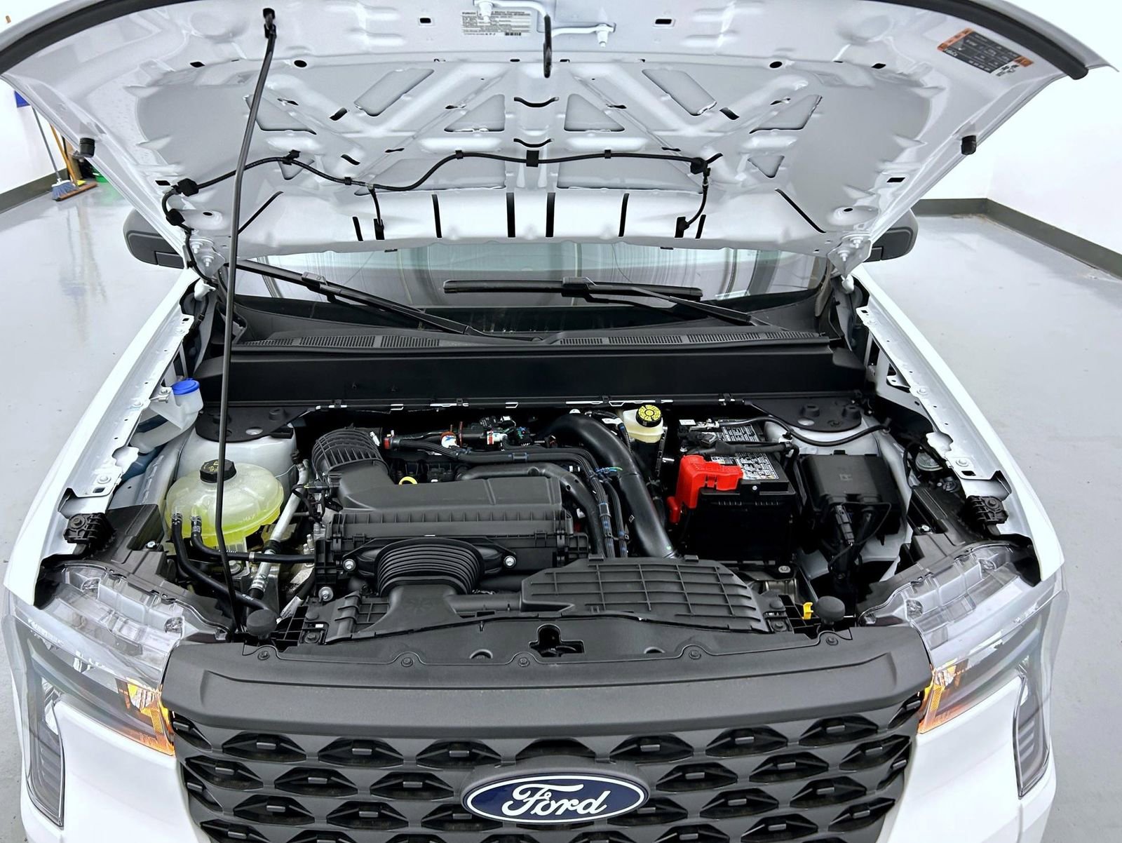 New 2025 Ford Maverick XL w/ Equipment Group 102A image 24